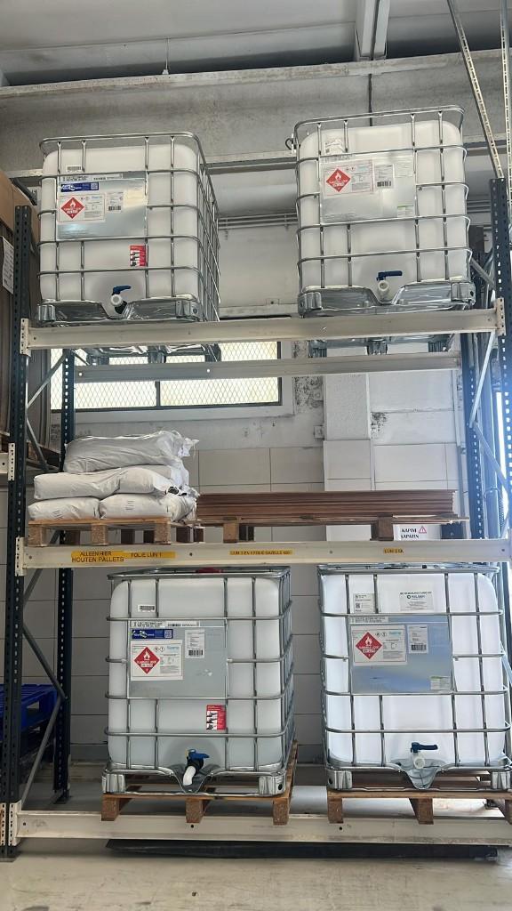 IBC CONTAINER, Tuin en Terras, Regentonnen, 150 liter of meer, Ophalen, Zo goed als nieuw, Kunststof