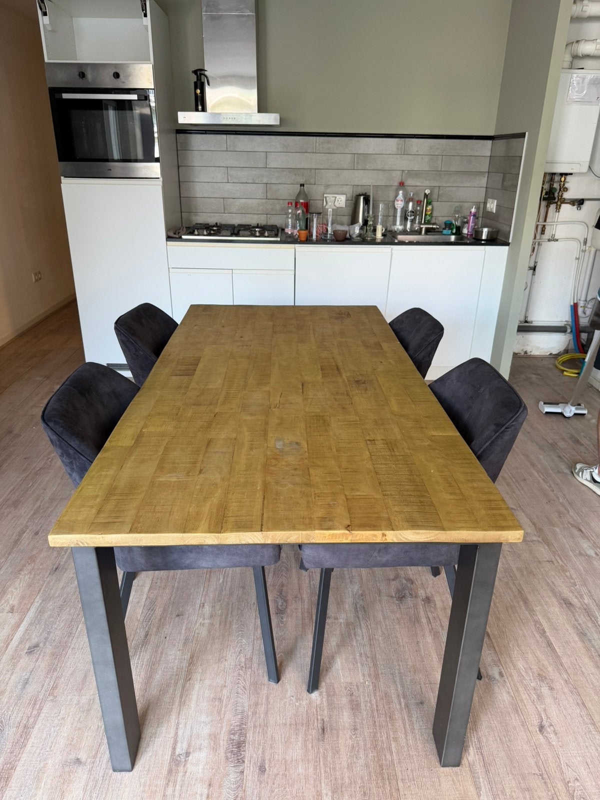 Bommel meubelen houten eettafel met vier draaibare stoelen, Ophalen, Gebruikt, 50 tot 100 cm, 150 tot 200 cm