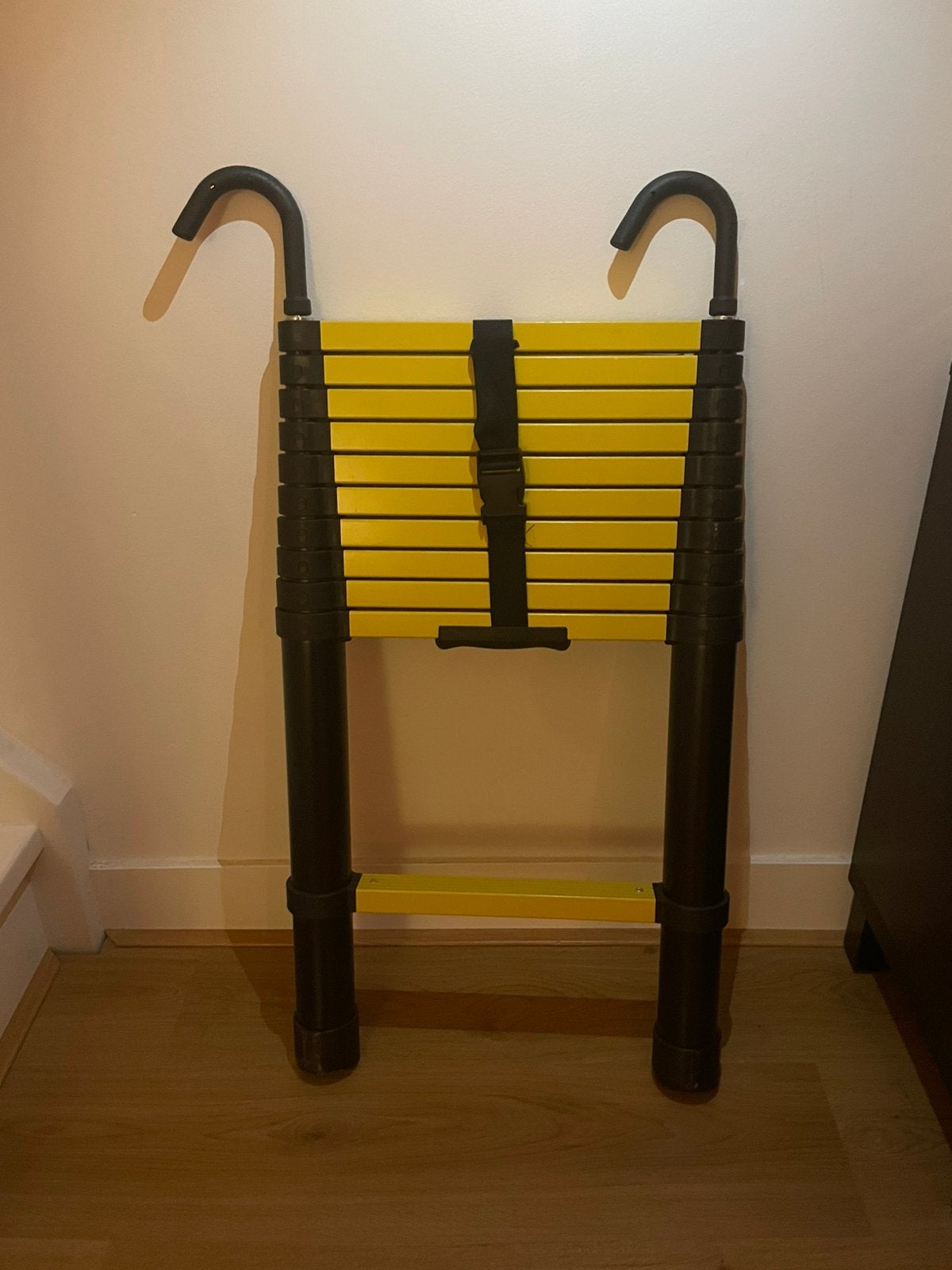 Telescopische uitschuifbare ladder