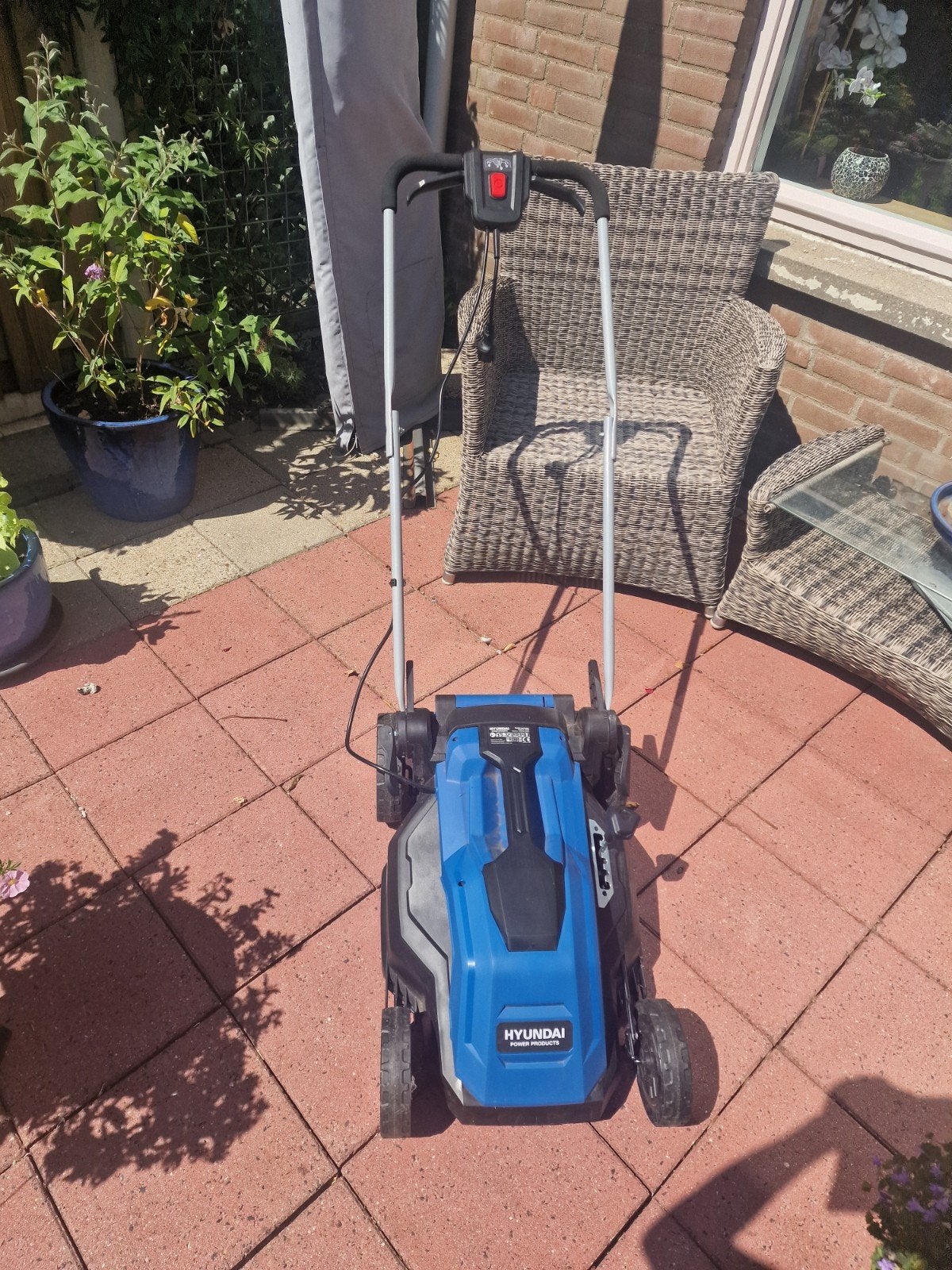 Hyundai Grasmaaier Type 57050 - Elektrisch, 1600W,, Ophalen, Cirkelmaaier, Gebruikt, Elektrische grasmaaier