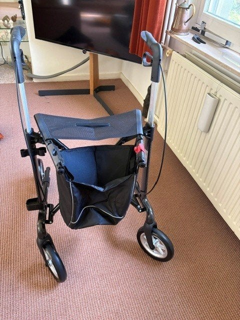 rollator server cf carbon, Diversen, Rollators, Ophalen, Opvouwbaar, Zo goed als nieuw
