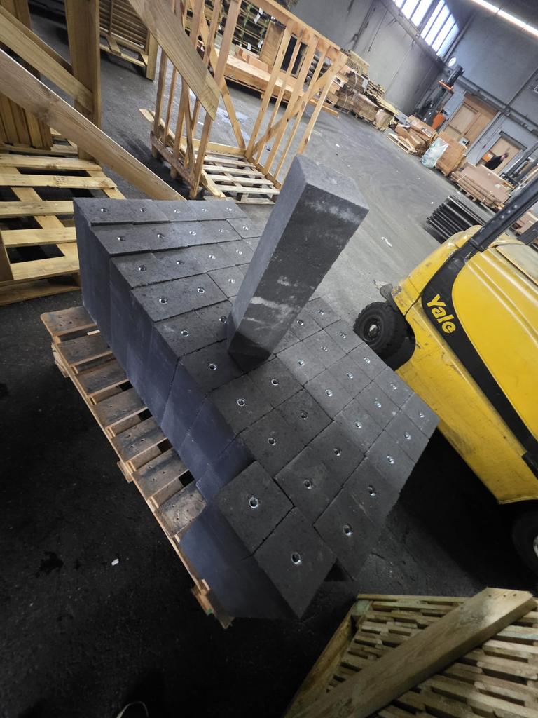 Beton poeren te koop 12x12cm antraciet met schroef huls, Ophalen, Zo goed als nieuw, Minder dan 180 cm, Palen