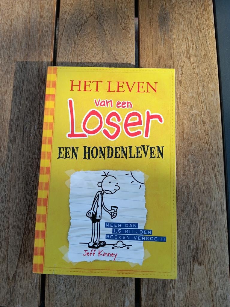 Jeff Kinney - Een hondenleven, Boeken, Ophalen of Verzenden, Zo goed als nieuw, Jeff Kinney