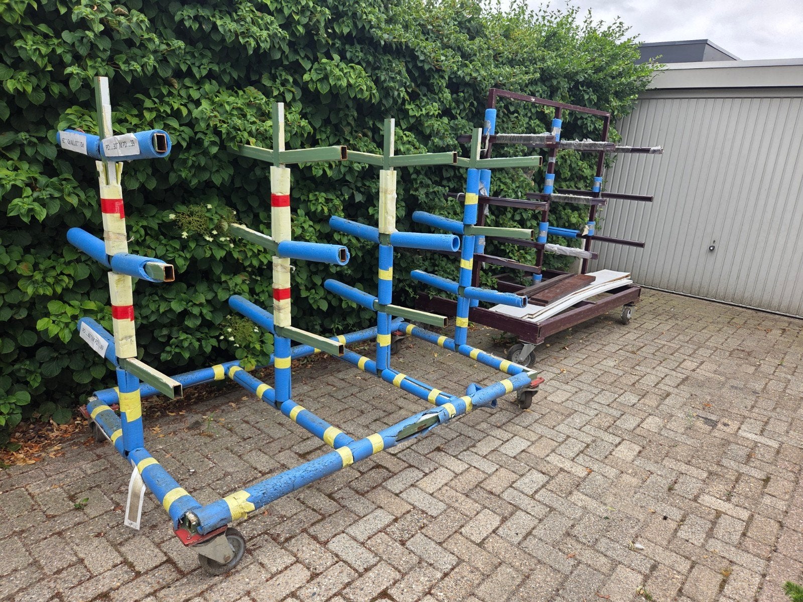 2 draagarm stellingen op zwenkwielen profielkar verrijdbaar, Ophalen of Verzenden