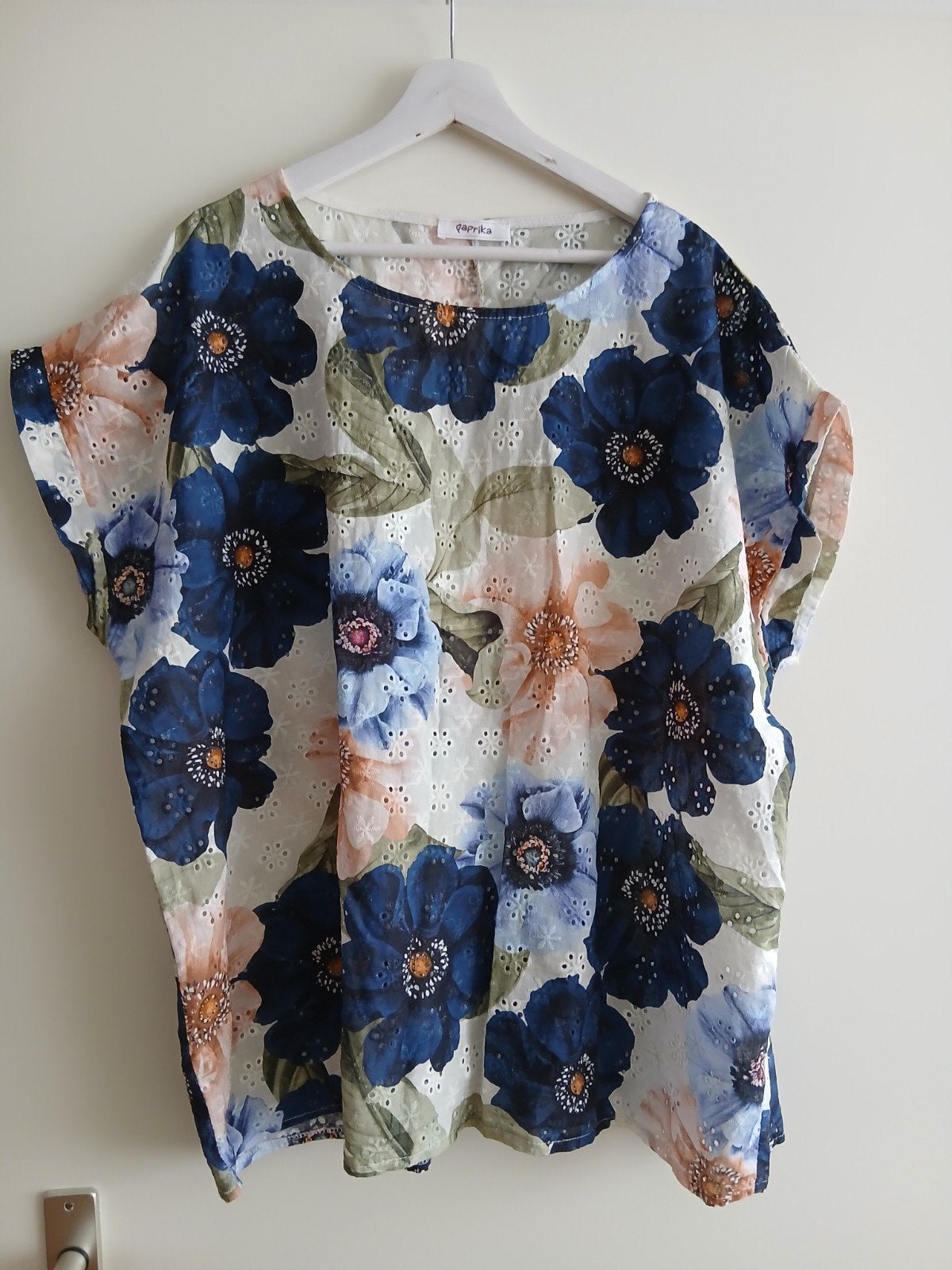Prachtige nieuwe bloemen blouse van PAPRIKA. Maat 44-46., Kleding | Dames, Grote Maten, Blouse of Tuniek, Nieuw, Paprika, Verzenden