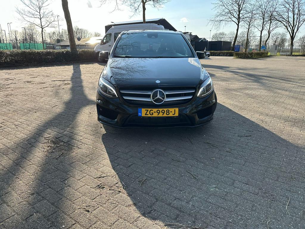 Mercedes-Benz B-Klasse PANO 2.2 CDI B200 DCT 2015 Zwart, Auto's, Mercedes-Benz, 136 pk, 4 cilinders, USB, Zwart