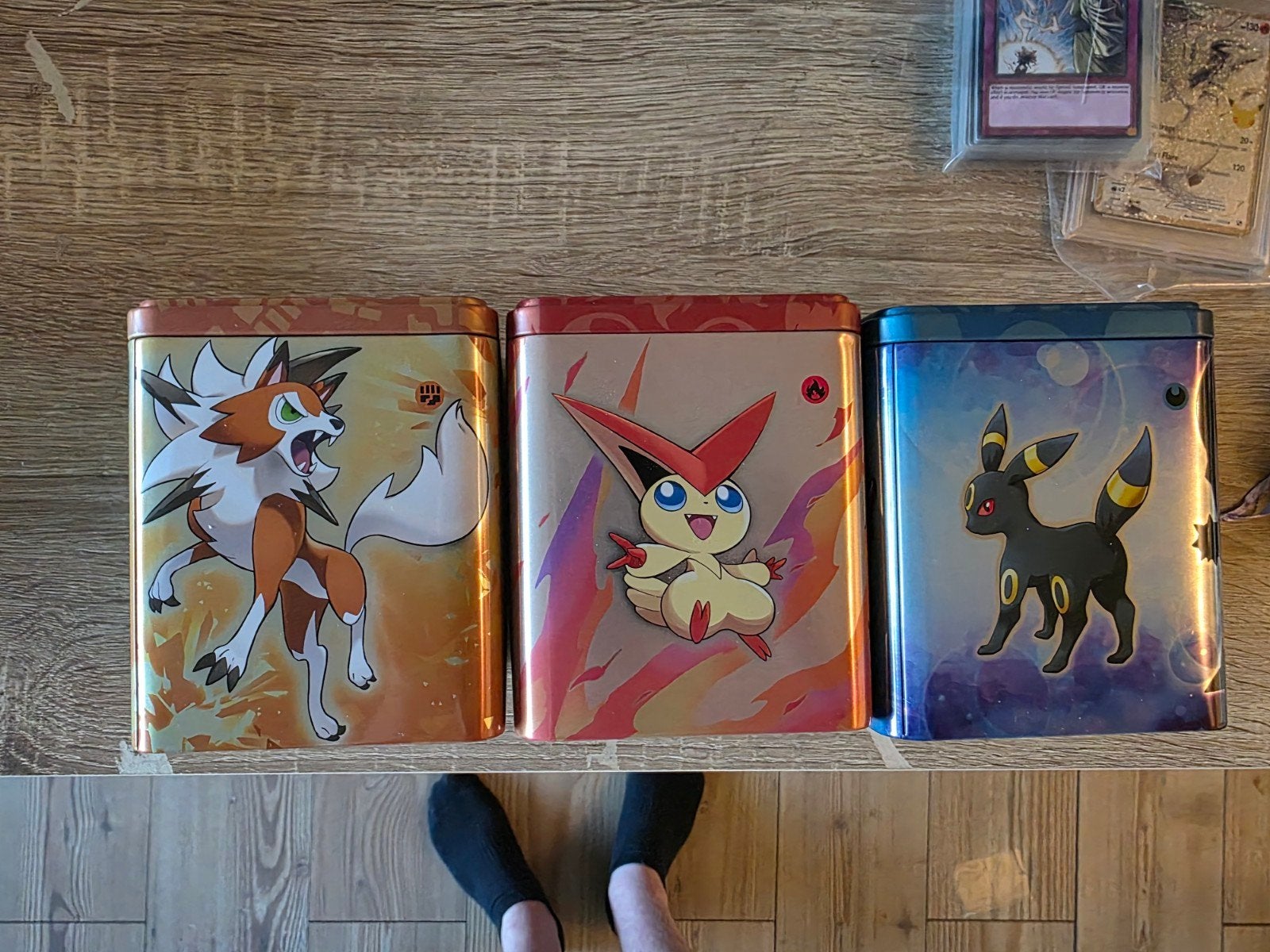 3x Lege Pokémon Tins - Lycanroc, Victini, Umbreon, Hobby en Vrije tijd, Verzamelkaartspellen | Pokémon, Ophalen of Verzenden, Gebruikt