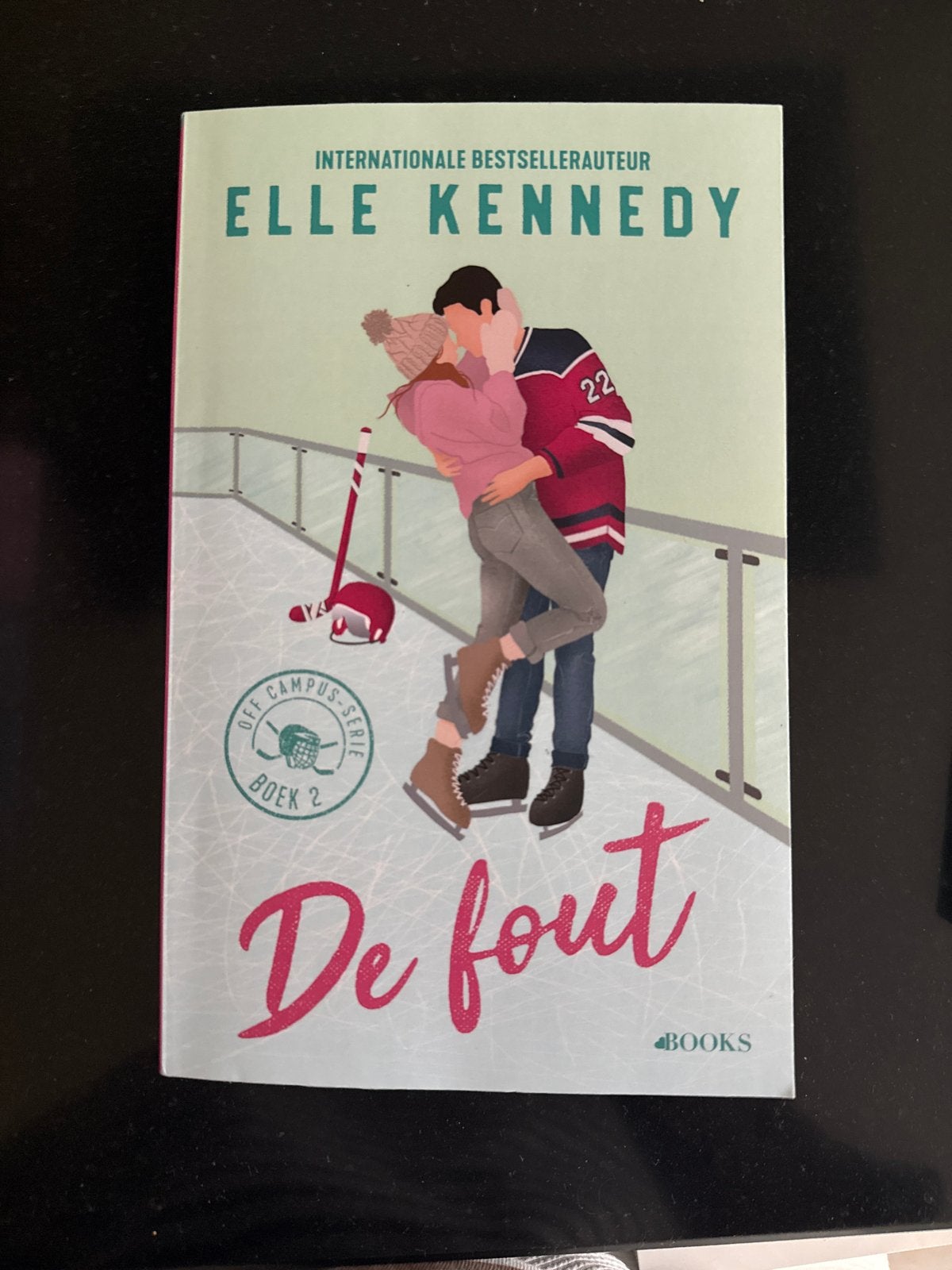 Elle Kennedy - De fout (Off-Campus serie Boek 2), Boeken, Romans, Ophalen of Verzenden, Zo goed als nieuw, Nederland