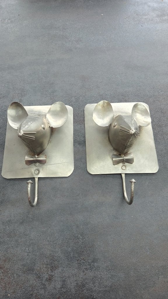 2 bijzondere metalen muizen wandhaken / kapstokhaken, Wandkapstok, Gebruikt, Ophalen of Verzenden, Minder dan 100 cm