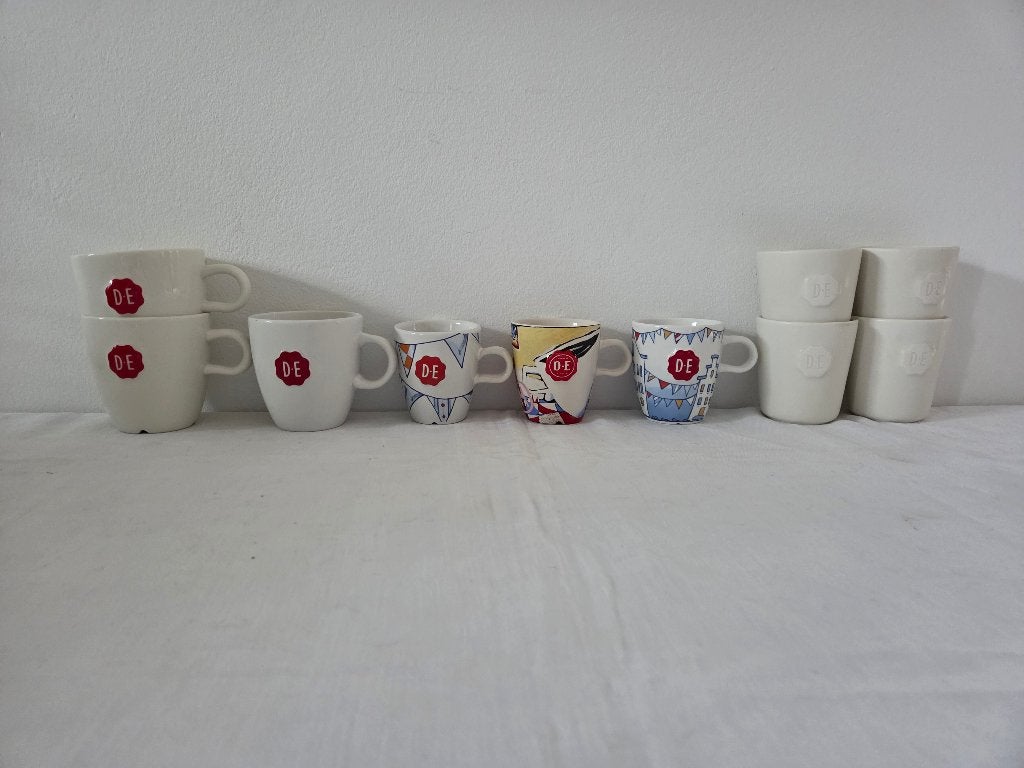 DE Douwe Egberts: 10 bekers, mokken burendag grachten selwyn, Overige merken, Ophalen of Verzenden, Zo goed als nieuw, Overige stijlen