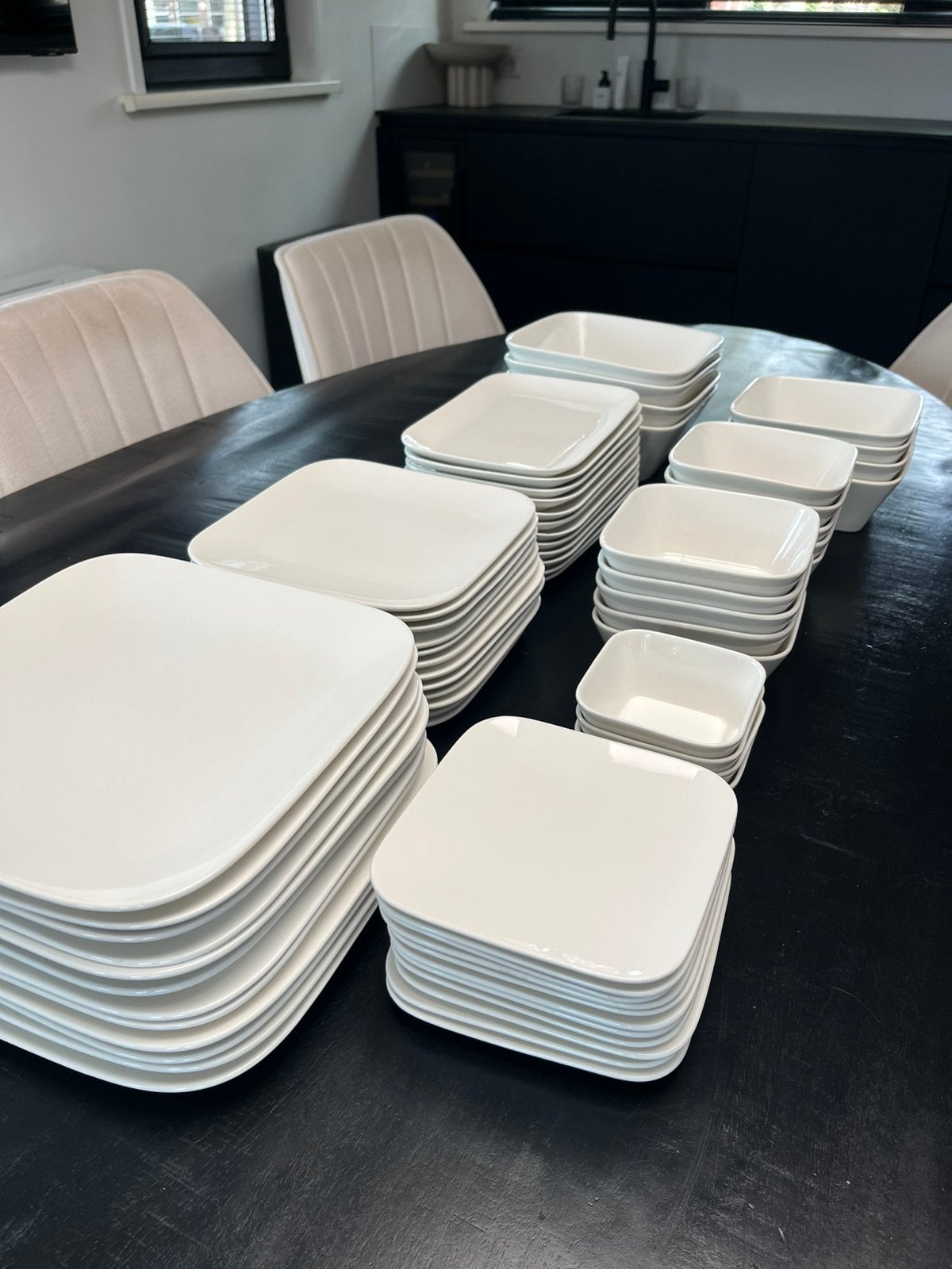 Wit vierkant servies - Borden en schalen set, Ophalen, Keramiek, Zo goed als nieuw, Effen