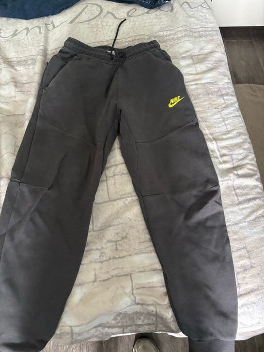 Nike Tech Fleece Joggingbroek - Maat XS, Ophalen of Verzenden, Zo goed als nieuw, Maat 46 (S) of kleiner, Grijs