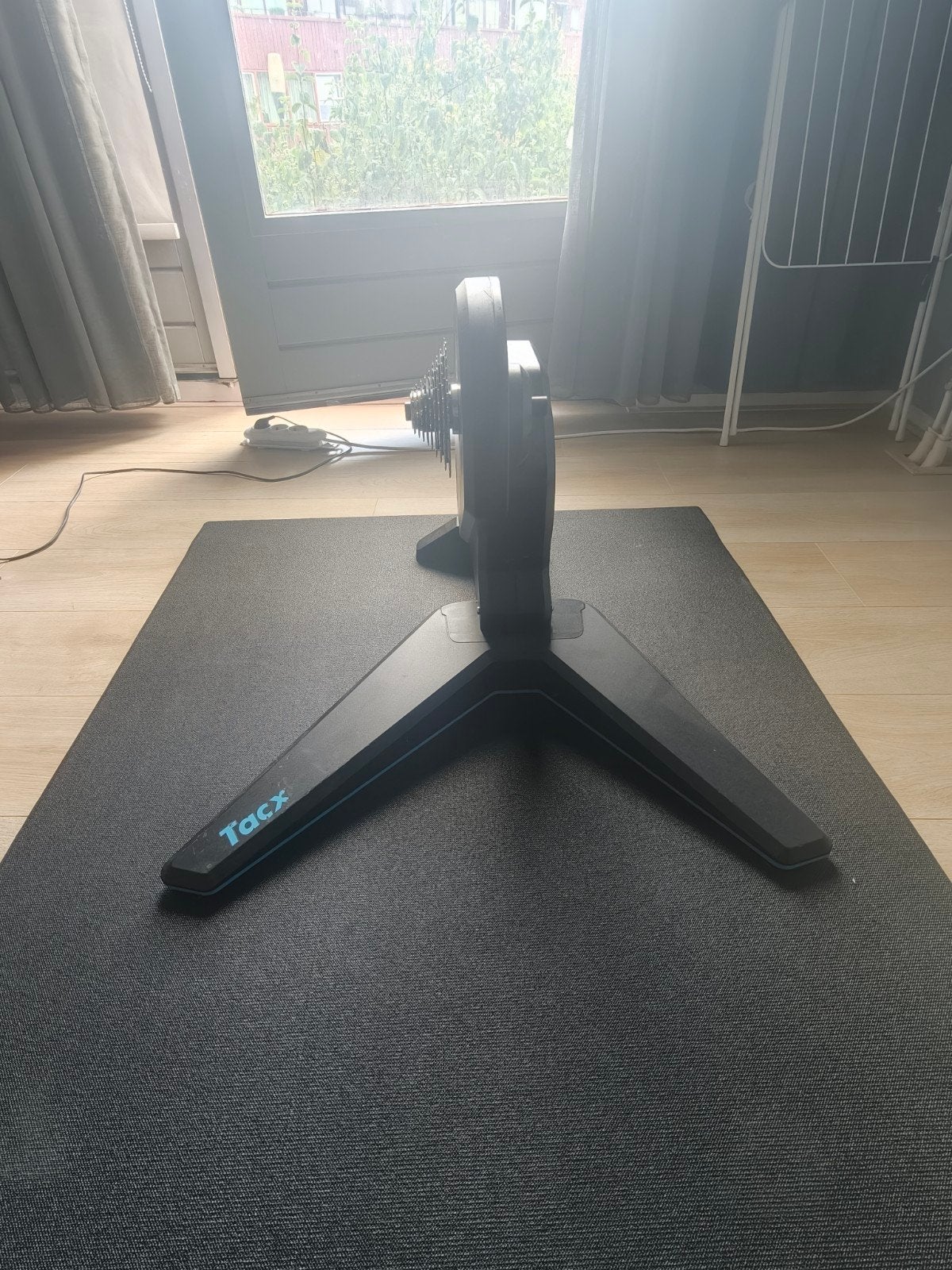 Tacx Flux 2 Smart Trainer + mat- Zo goed als nieuw, Sport en Fitness, Ophalen, Zo goed als nieuw, Overige typen
