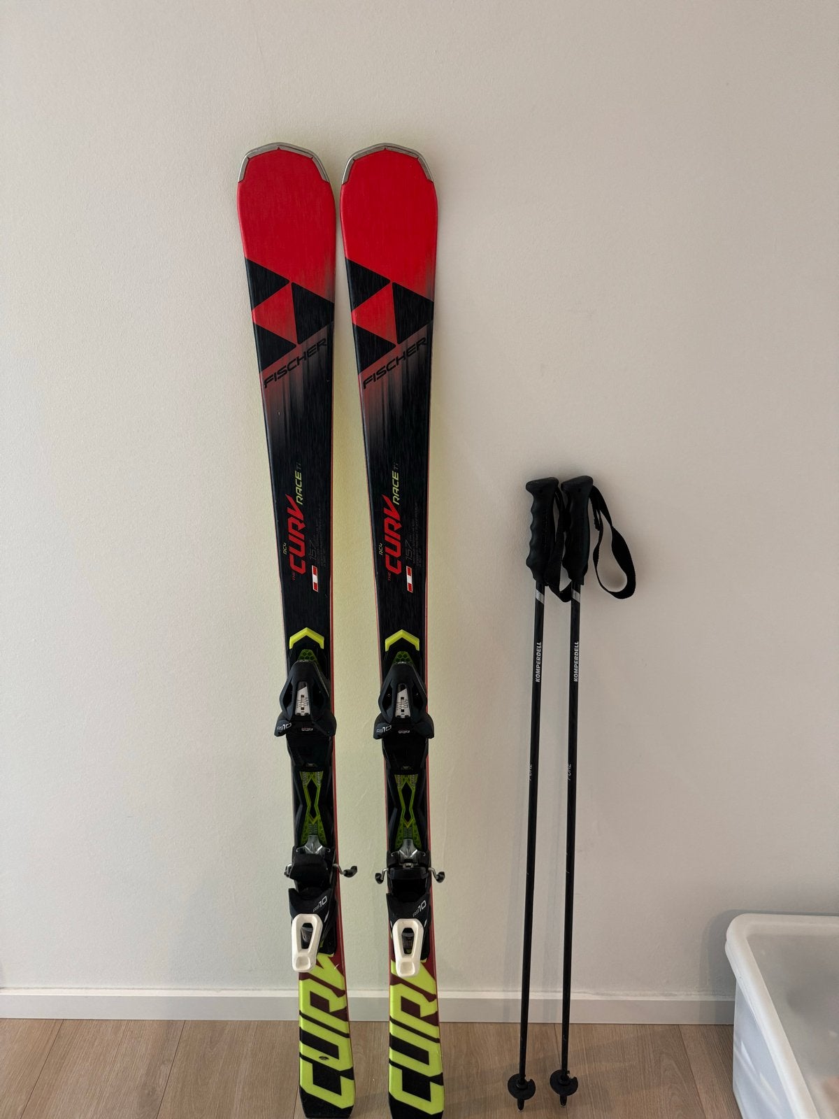 Fischer RC4 The Curv Race Ti Ski's met bindingen en stokken, Ophalen, 140 tot 160 cm, Fischer, Zo goed als nieuw