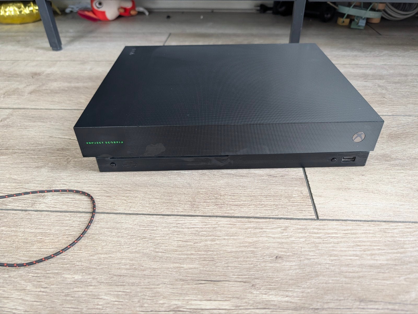 Xbox One x project Scorpio, Spelcomputers en Games, Spelcomputers | Xbox | Accessoires, Ophalen of Verzenden, Zo goed als nieuw