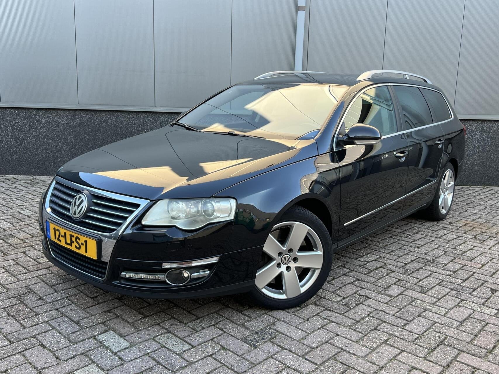 Volkswagen Passat 3.2 V6 Highline 4M DSG ACC Leder Memory, Automaat, Gebruikt, Zwart, 10 km/l