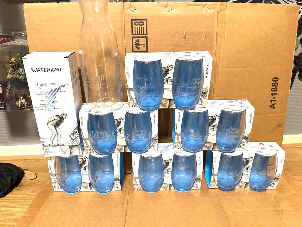 Elf steden sapglazen + waterfles., Ophalen of Verzenden, Nieuw, Waterglas