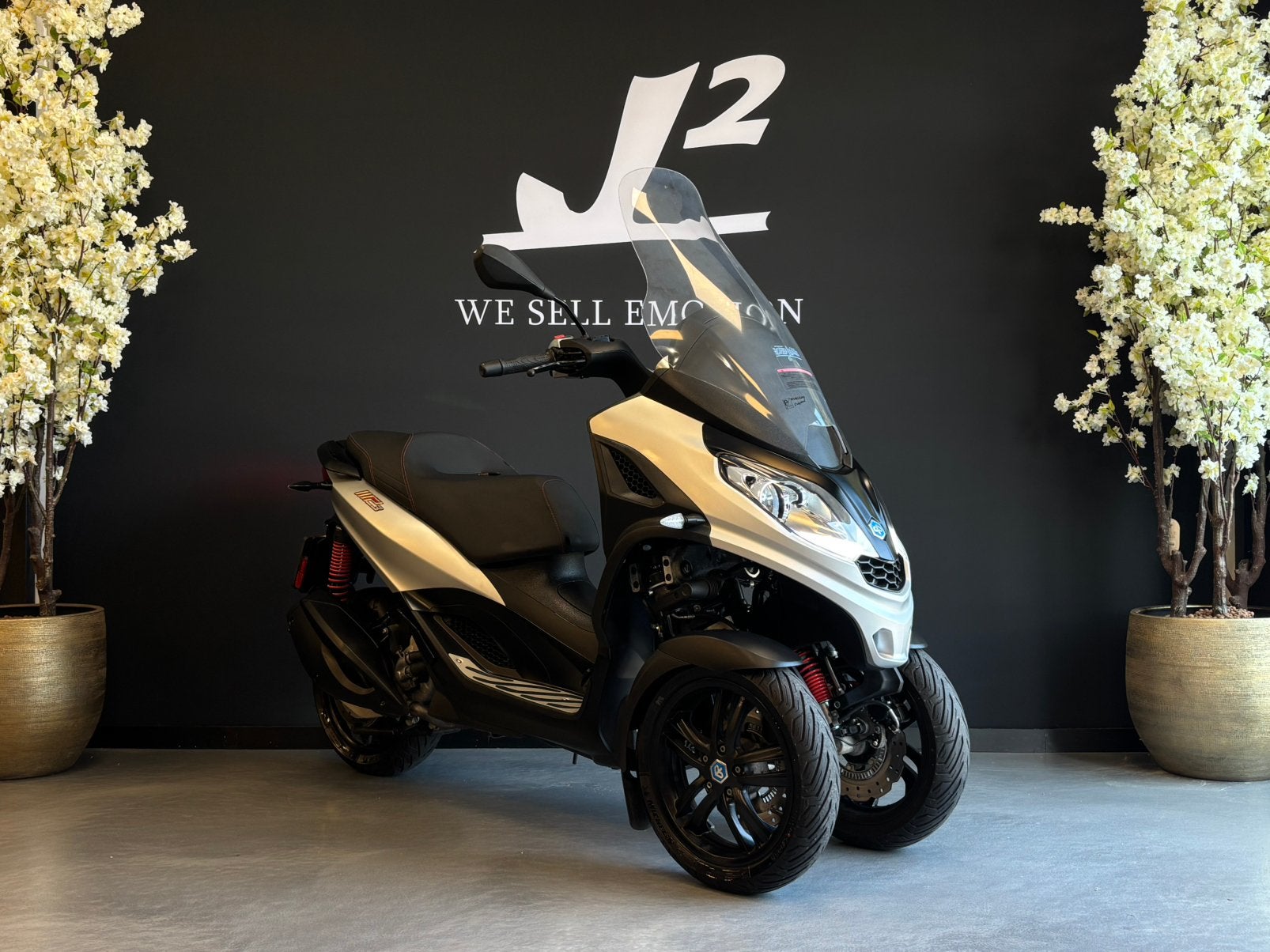 Piaggio MP3 300 HPE | Argento Cometa | 2024 | 8563km | 1 eig, Scooter, 300 cc, ., .