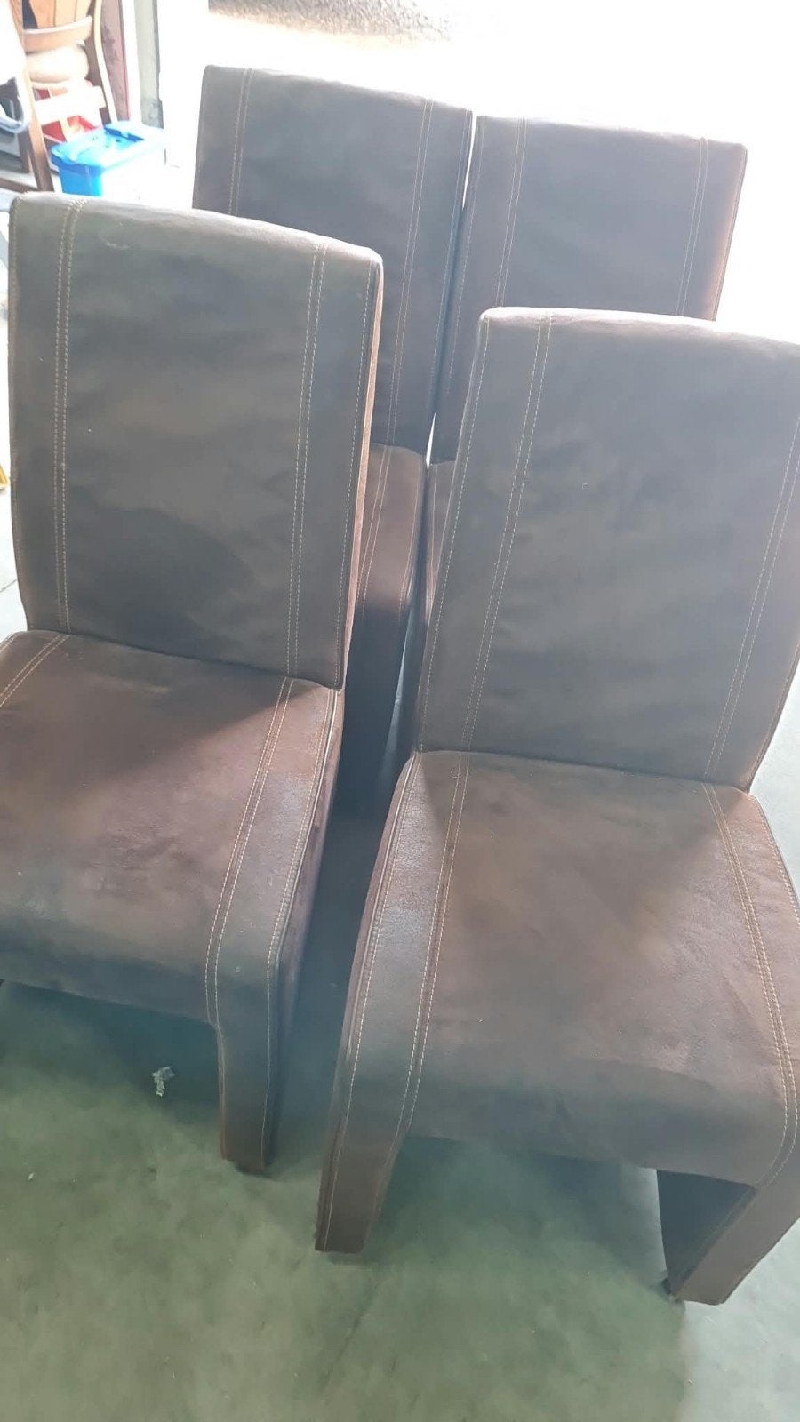 mooie stoelen 4 stuks op wieltjes prijs 50, Ophalen of Verzenden, Zo goed als nieuw