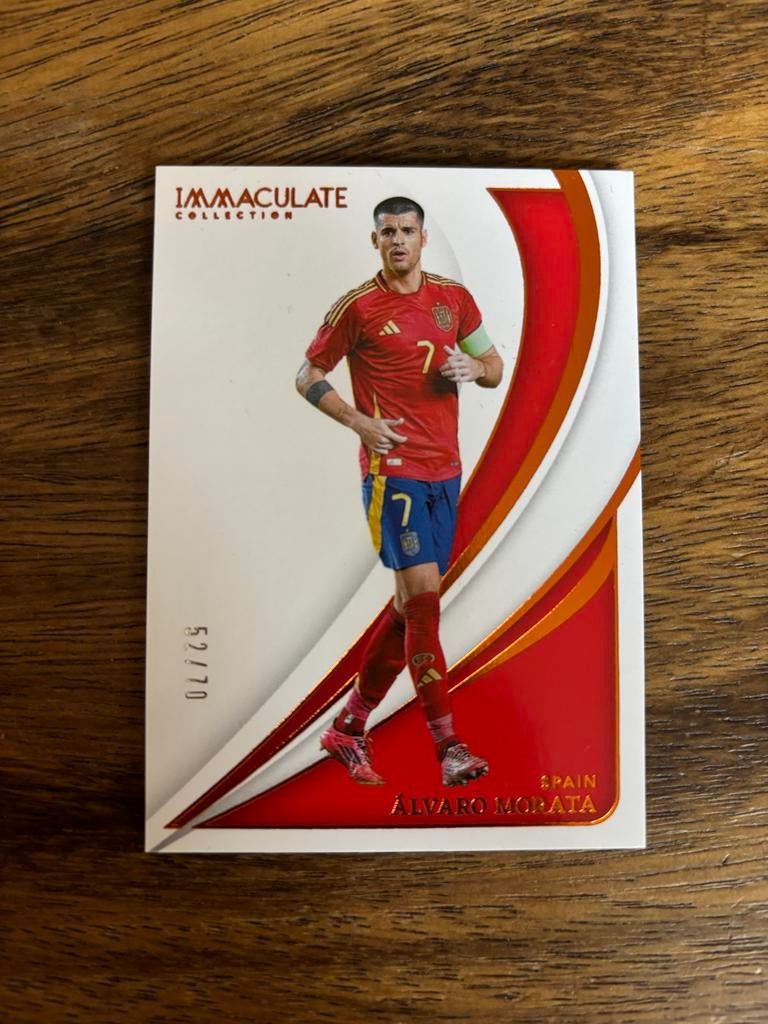 Álvaro Morata Immaculate Collection Spelerskaart 52/70, Ophalen of Verzenden, Zo goed als nieuw, Buitenlandse clubs, Spelerskaart