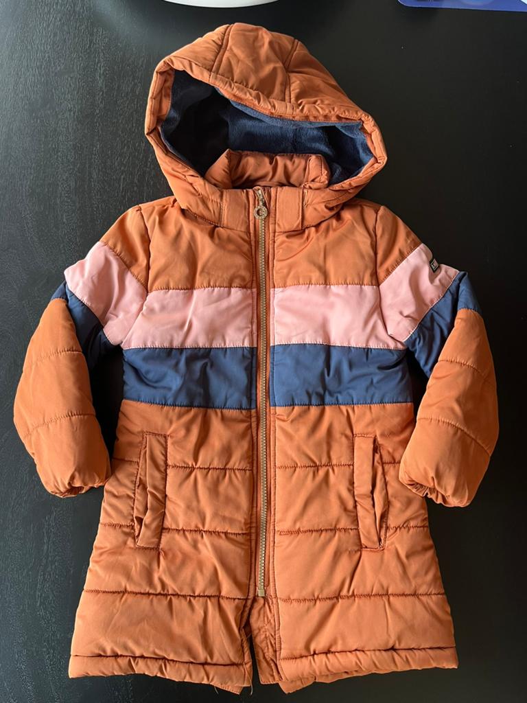 Maat 116 B.nosy winterjas met sjaal en haarband oranje blauw, Ophalen of Verzenden, Gebruikt, Meisje, Jas