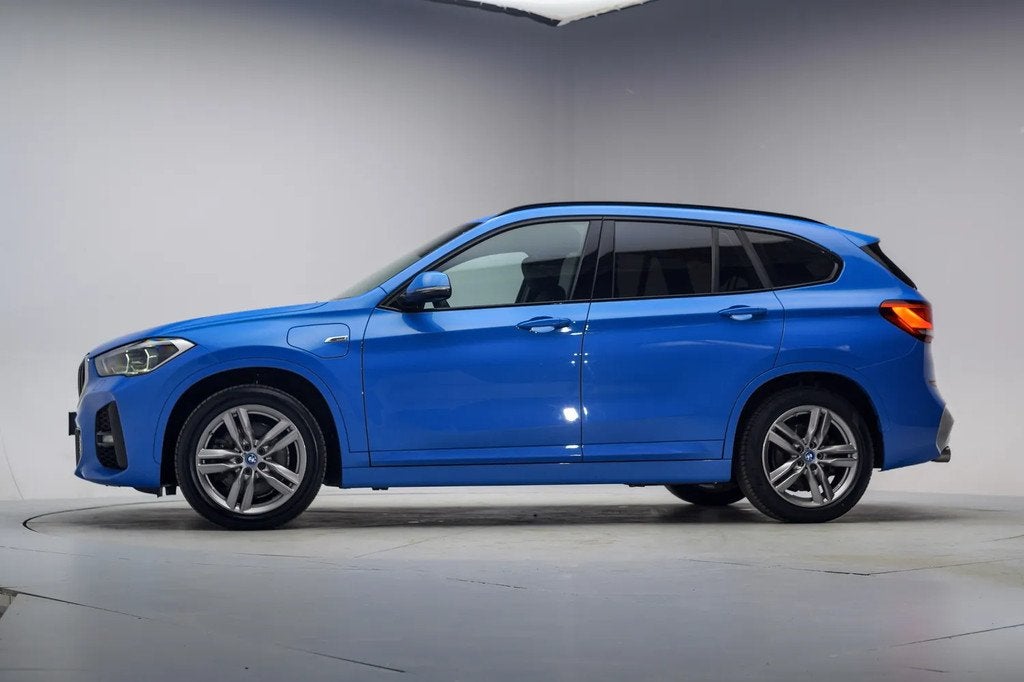 BMW X1 xDrive25e M Sport [ LED Navi prof. Stoelverwarming HU, Automatische klimaatregeling, Gebruikt, 750 kg, Blauw