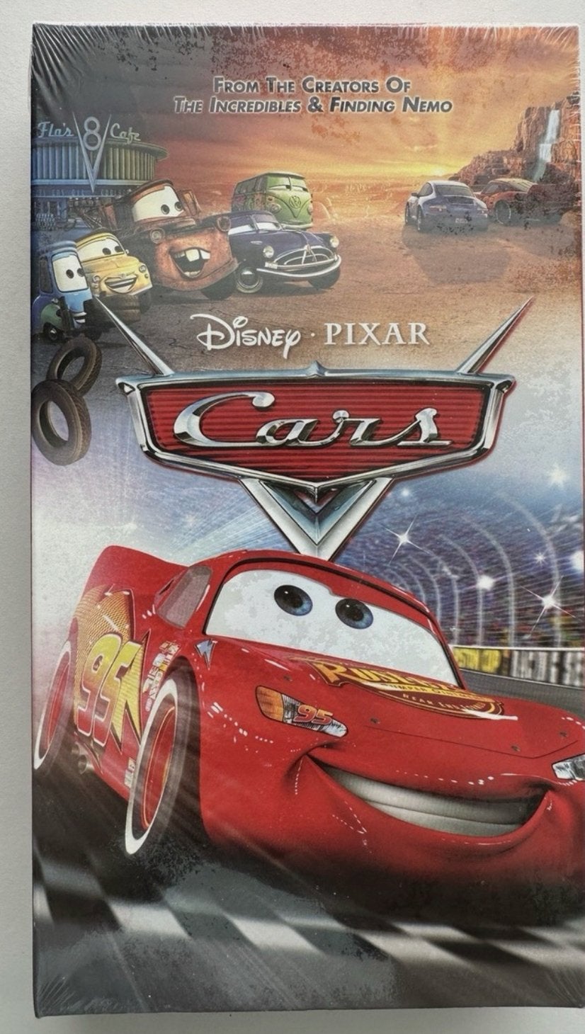 Gezocht: Disney Pixar Cars VHS (alleen VHS versie!), Alle leeftijden, Kinderfilm, Ophalen of Verzenden, Nieuw in verpakking