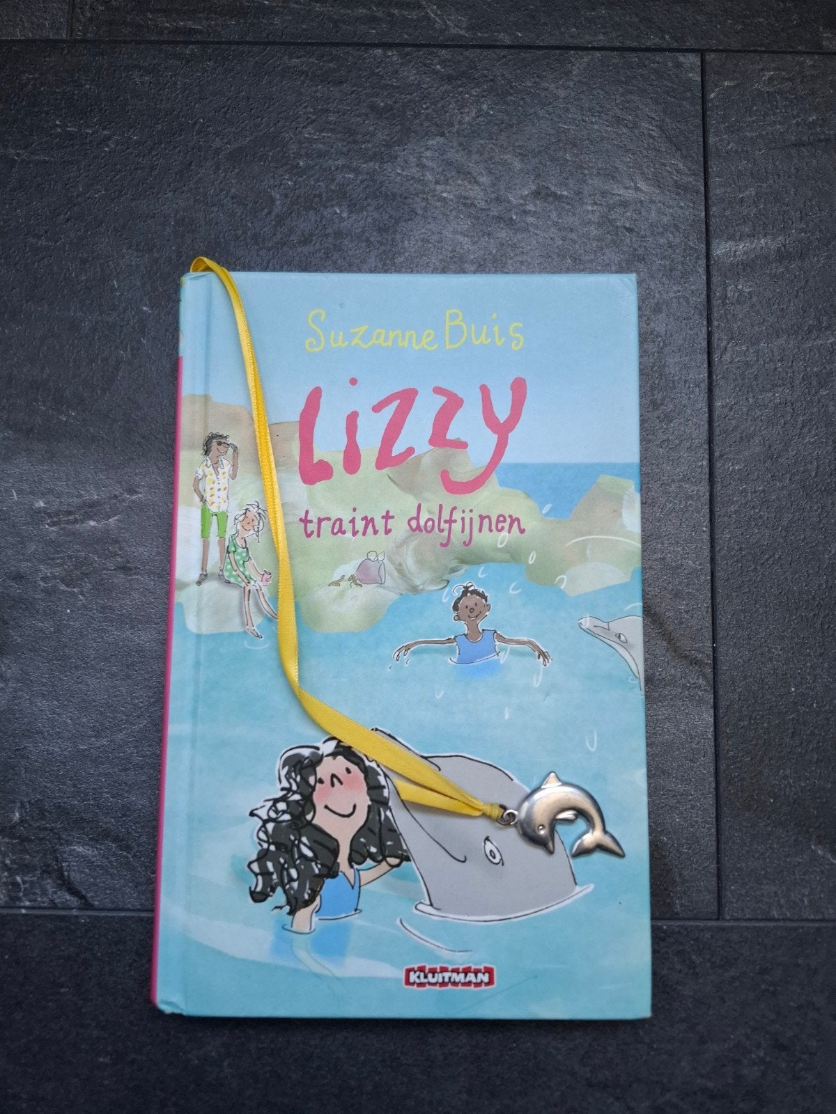 Suzanne Buis - Lizzy traint dolfijnen, Ophalen of Verzenden, Zo goed als nieuw, Suzanne Buis, Fictie