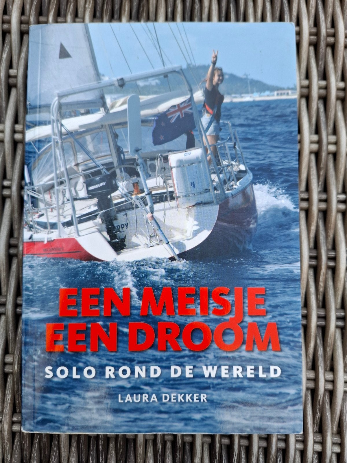 Laura Dekker - Een meisje, een droom, Ophalen of Verzenden, Gelezen, Laura Dekker, Europa