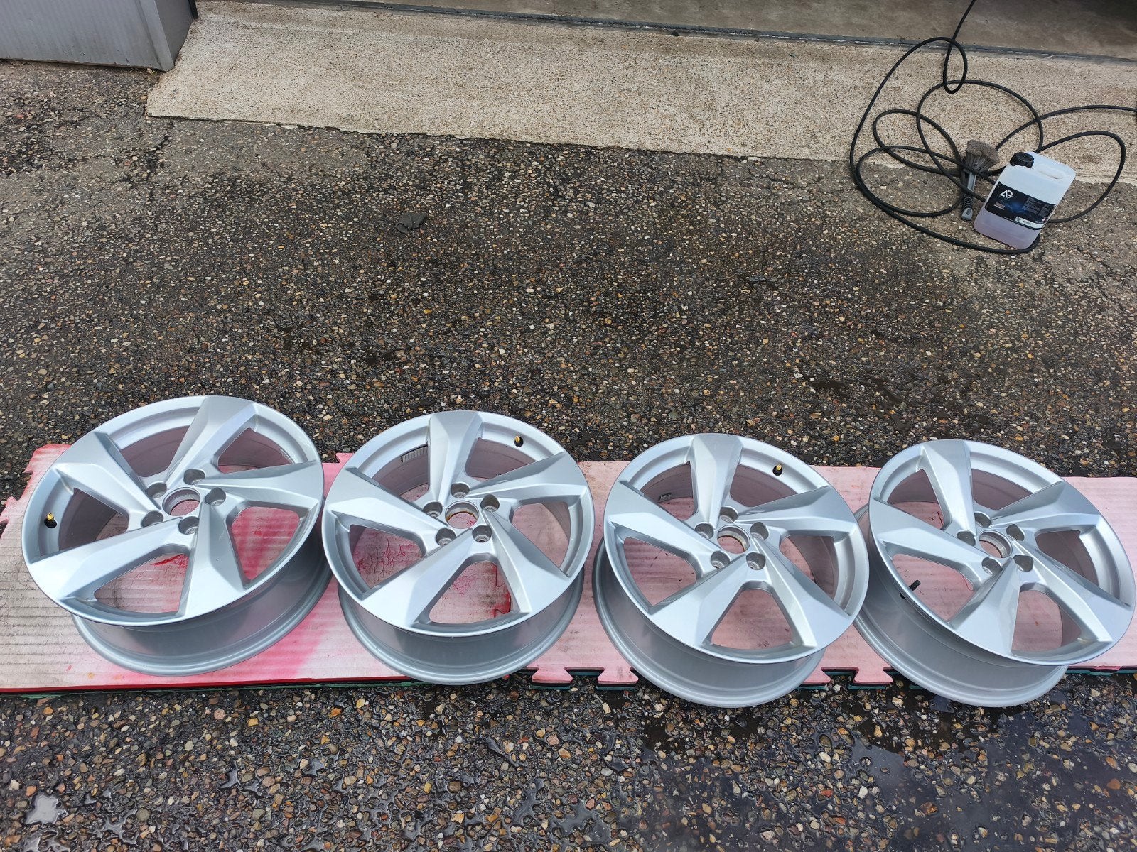 Set van 4 originele Audi 18 inch velgen (83A 601 025 AQ), Ophalen, 18 inch, Gebruikt, Velg(en)