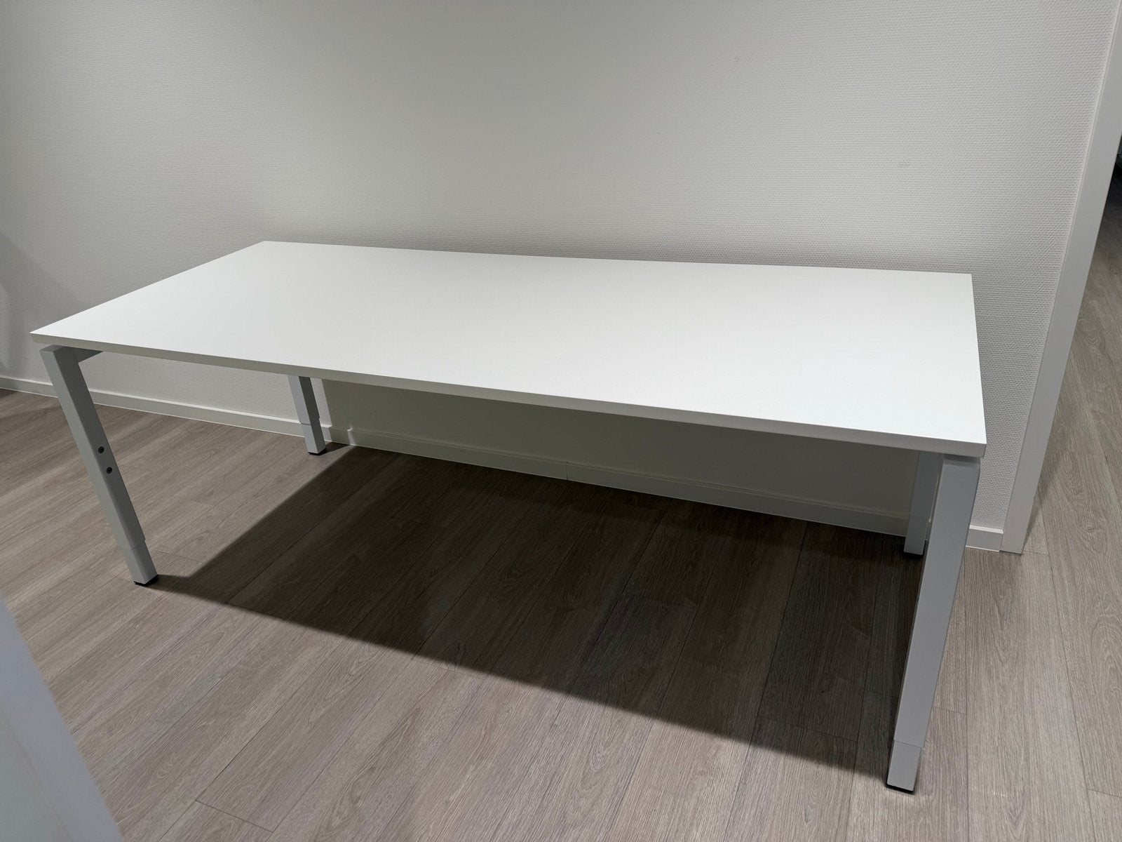 Witte Bureaus - Diverse Maten (180x80cm & 200x80cm), Huis en Inrichting, Ophalen, Gebruikt, Wit