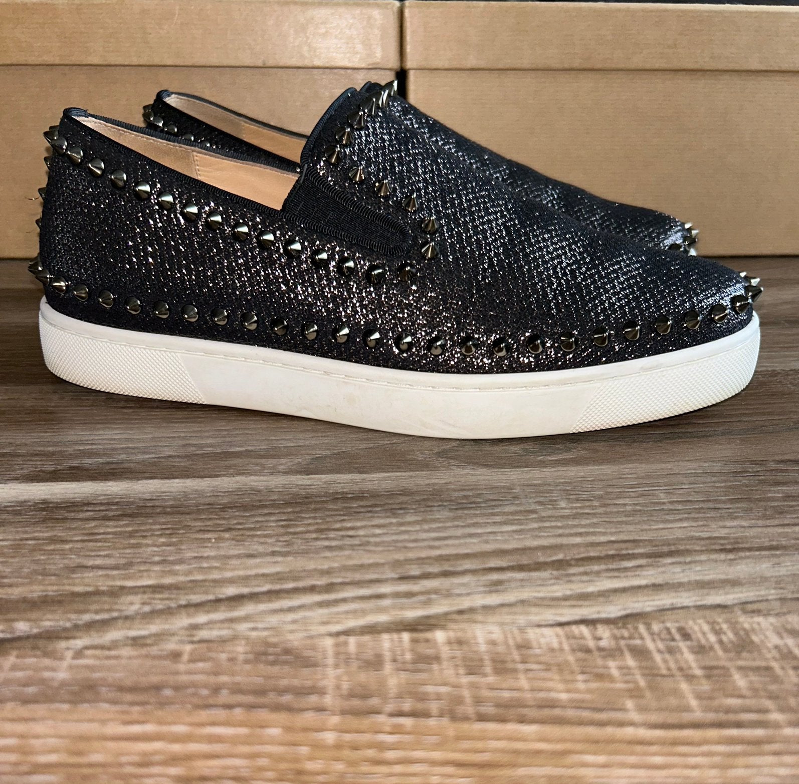 CHRISTIAN LOUBOUTIN Spikes Orlato Flat Veau Black, Zwart, Ophalen of Verzenden, Zo goed als nieuw, Espadrilles of Moccasins