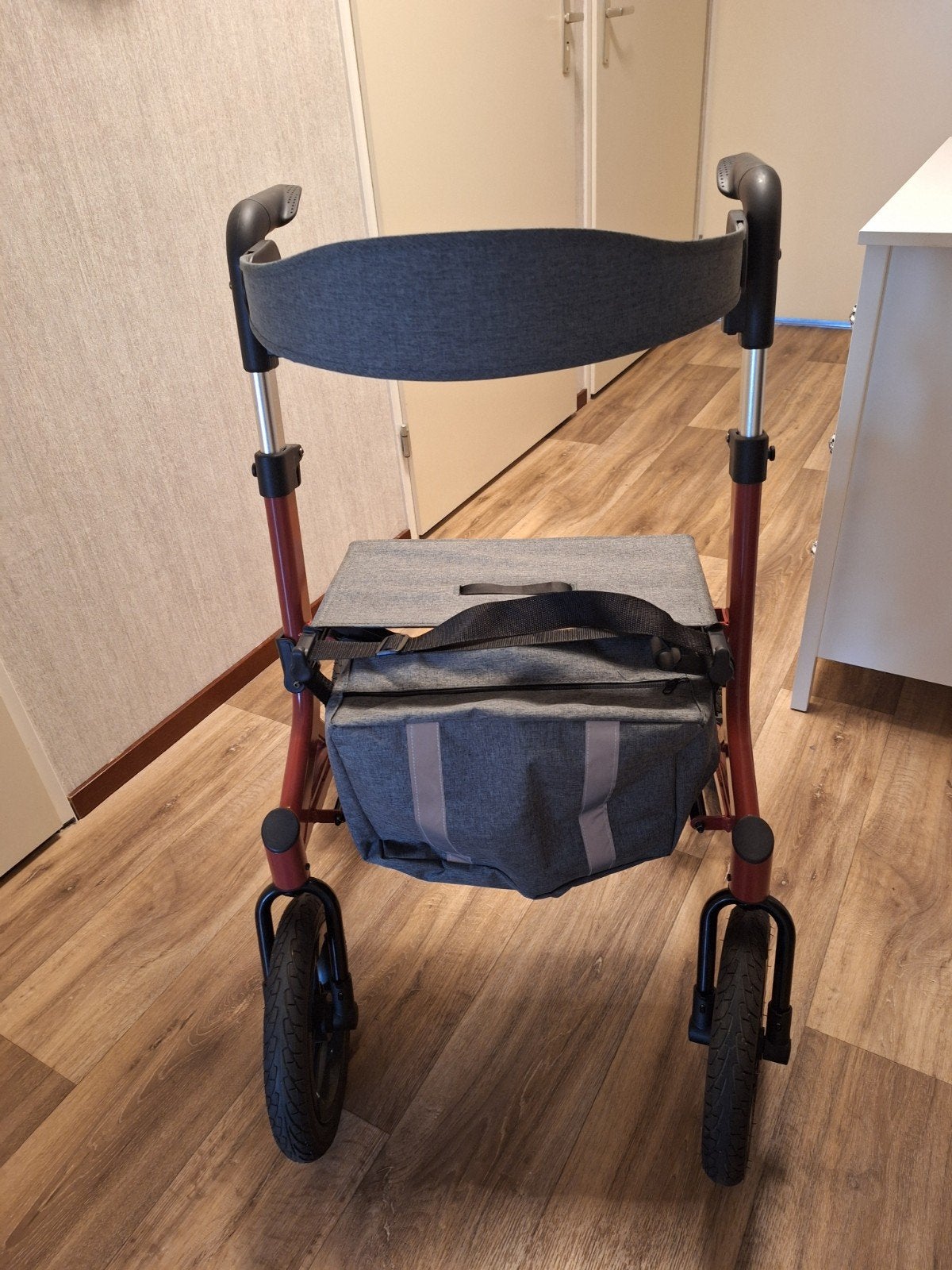 Rollator met luchtbanden., Diversen, Rollators, Ophalen