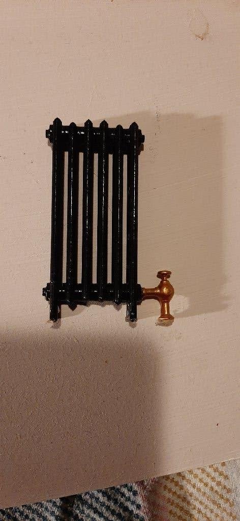 Miniatuur radiator voor poppenhuis of decoratie, Ophalen of Verzenden, Gebruikt, Decoratie