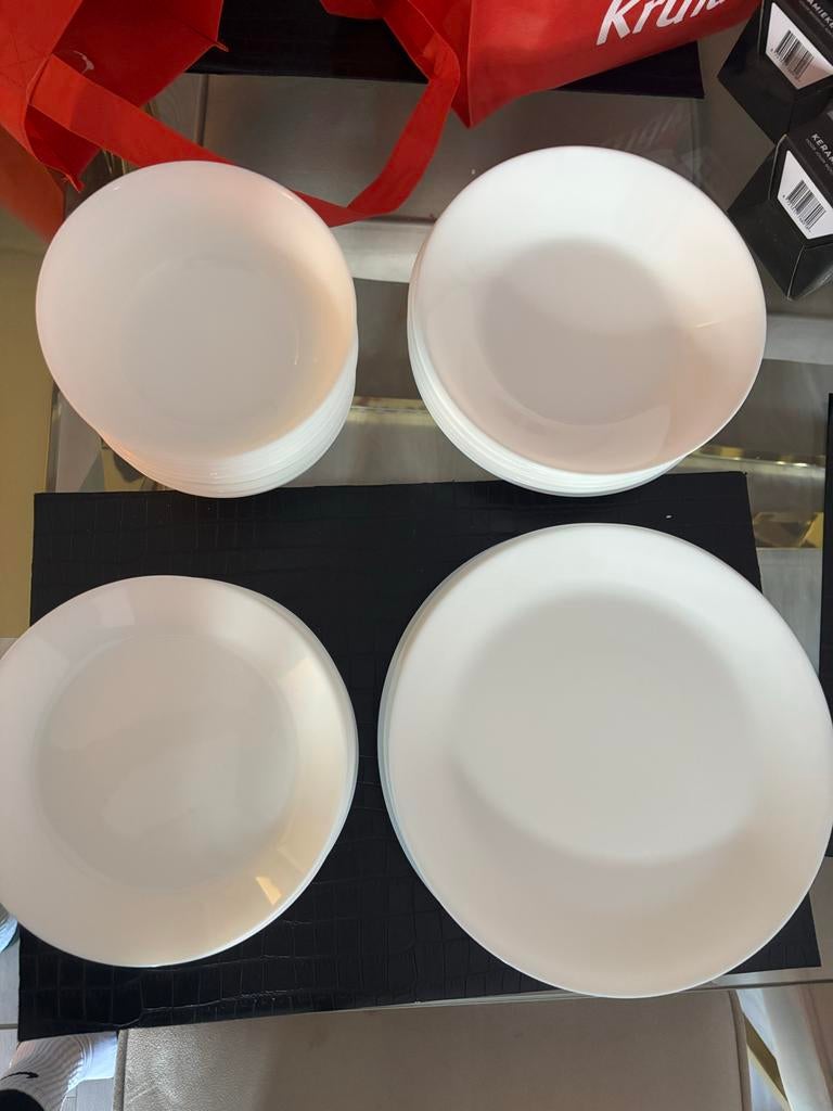 Wit servies van IKEA 40 delig, Huis en Inrichting, Keuken | Servies, Ophalen, Gebruikt, Keramiek, Effen