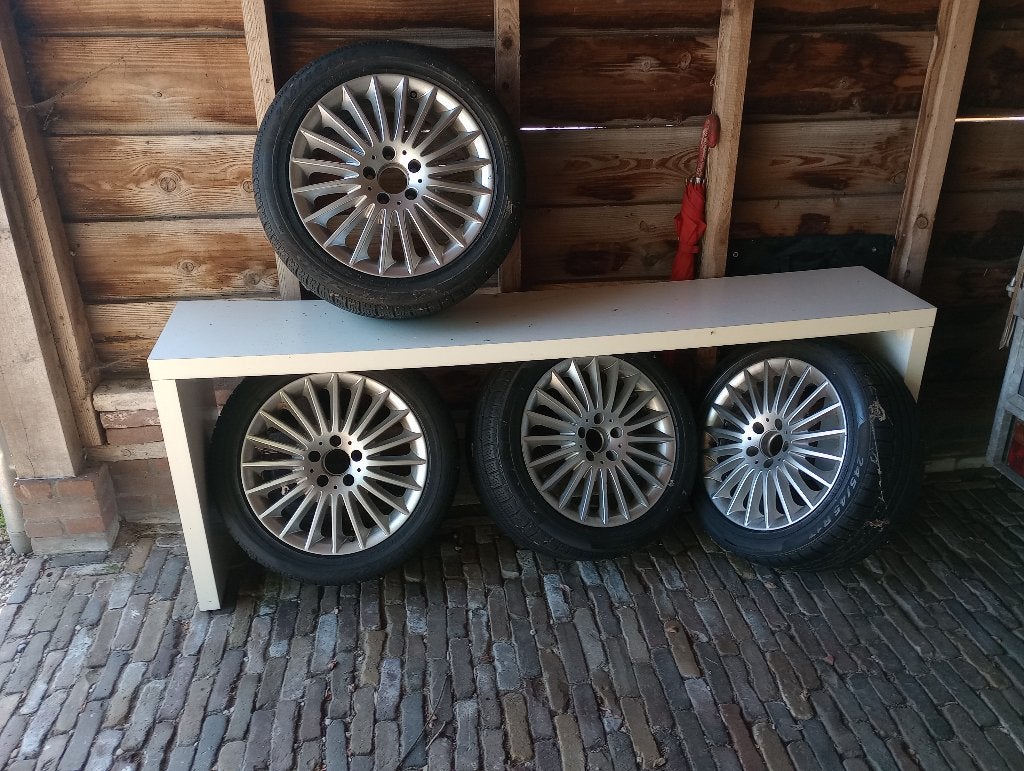 orginele mercedes 300 E, velgen met winterbanden ( 17Inch), Auto-onderdelen, Ophalen, Velg(en), 17 inch, Winterbanden