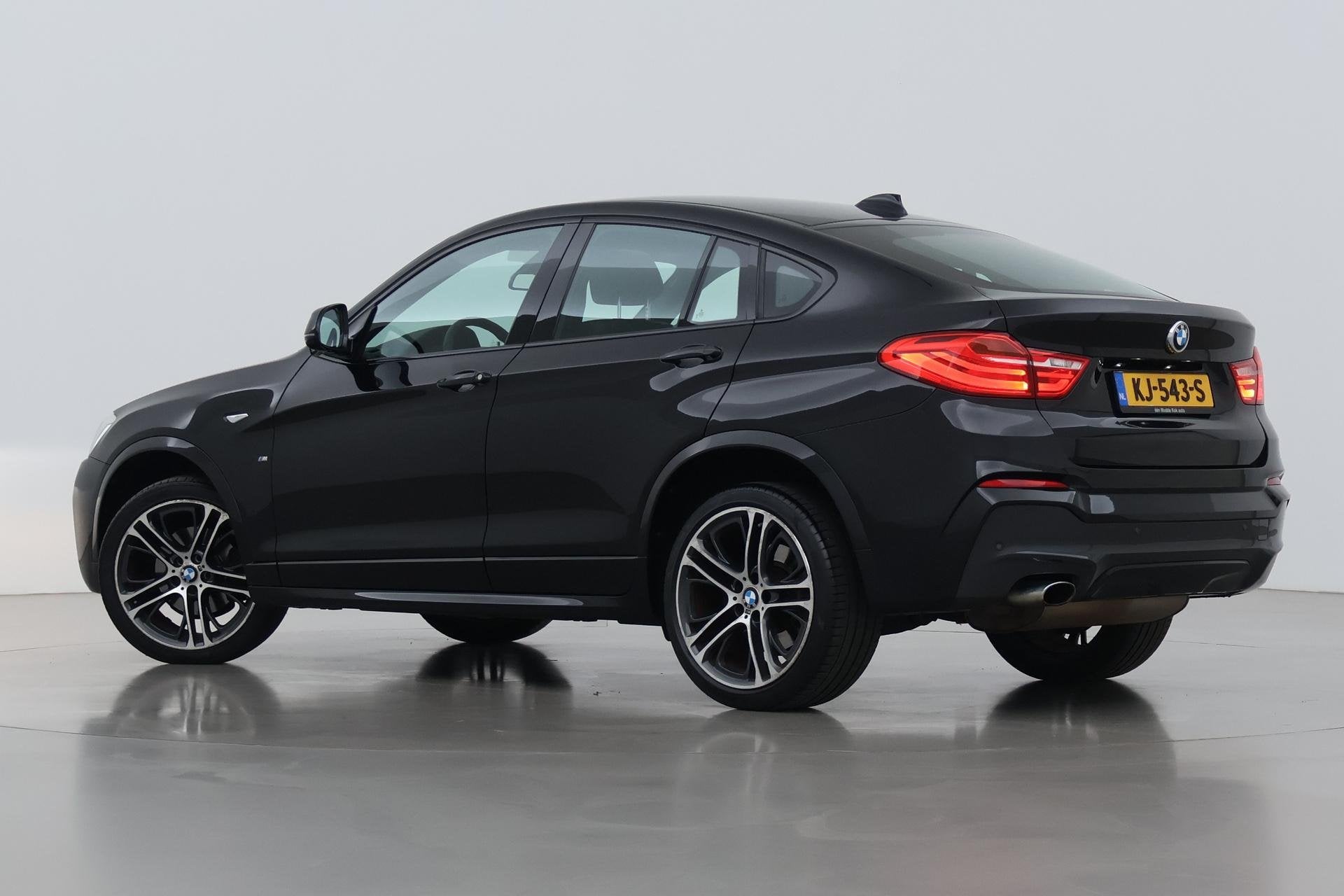 BMW X4 xDrive20i Centennial High Executive | M-Sport | Panor, Automaat, Gebruikt, 2000 kg, Leder en Stof