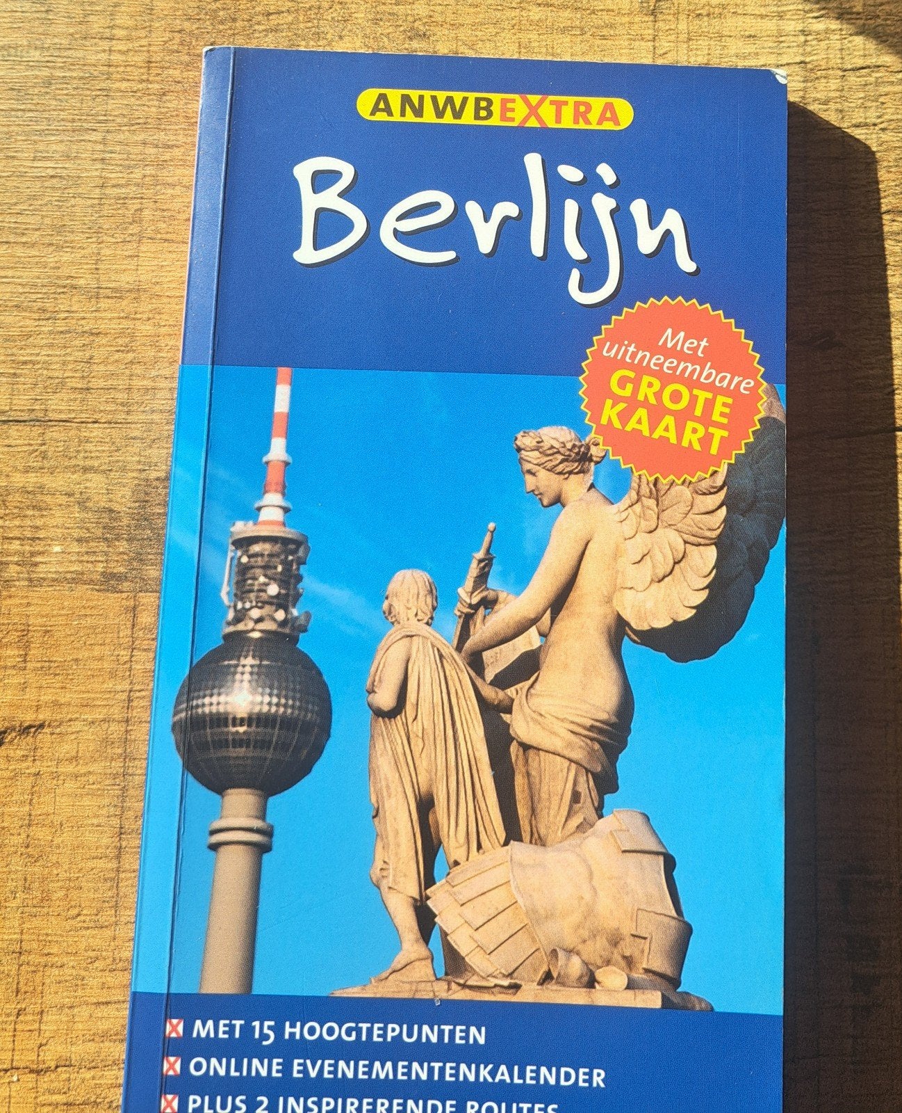 ANWB Extra Berlijn Reisgids met uitneembare kaart, Europa, Ophalen of Verzenden, Zo goed als nieuw, Reisgids of -boek