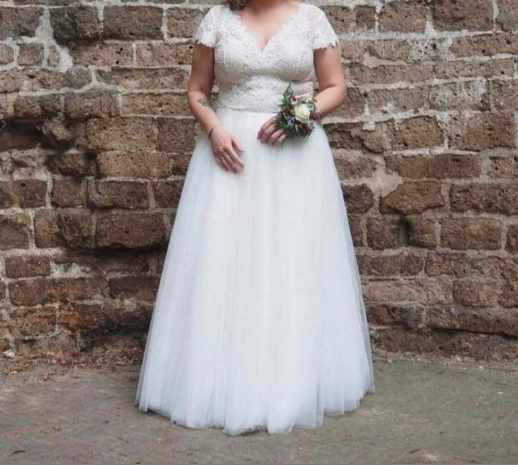 Trouwjurk 2 delig kanten top + tule rok, Kleding | Dames, Trouwkleding en Trouwaccessoires, Ophalen of Verzenden, Zo goed als nieuw