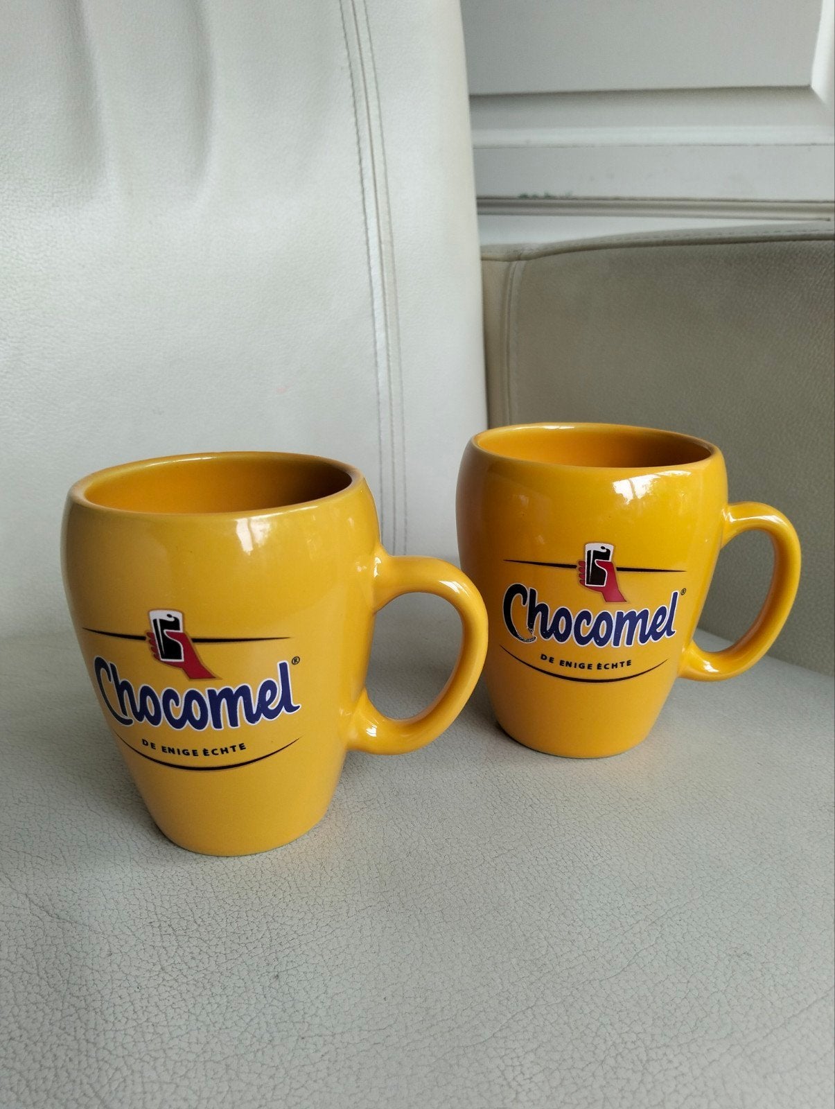2 Chocomel mokken - De enige echte, Ophalen of Verzenden, Zo goed als nieuw