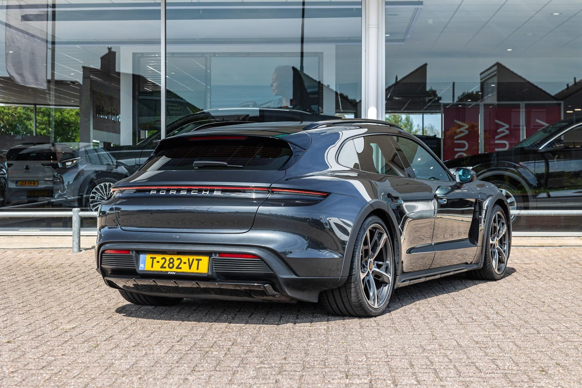 Porsche Taycan Cross Turismo 4 381pk 93 kWh | SoH 91% | Pano, Auto's, Automaat, 12 maanden, Zwart, 93 kWh