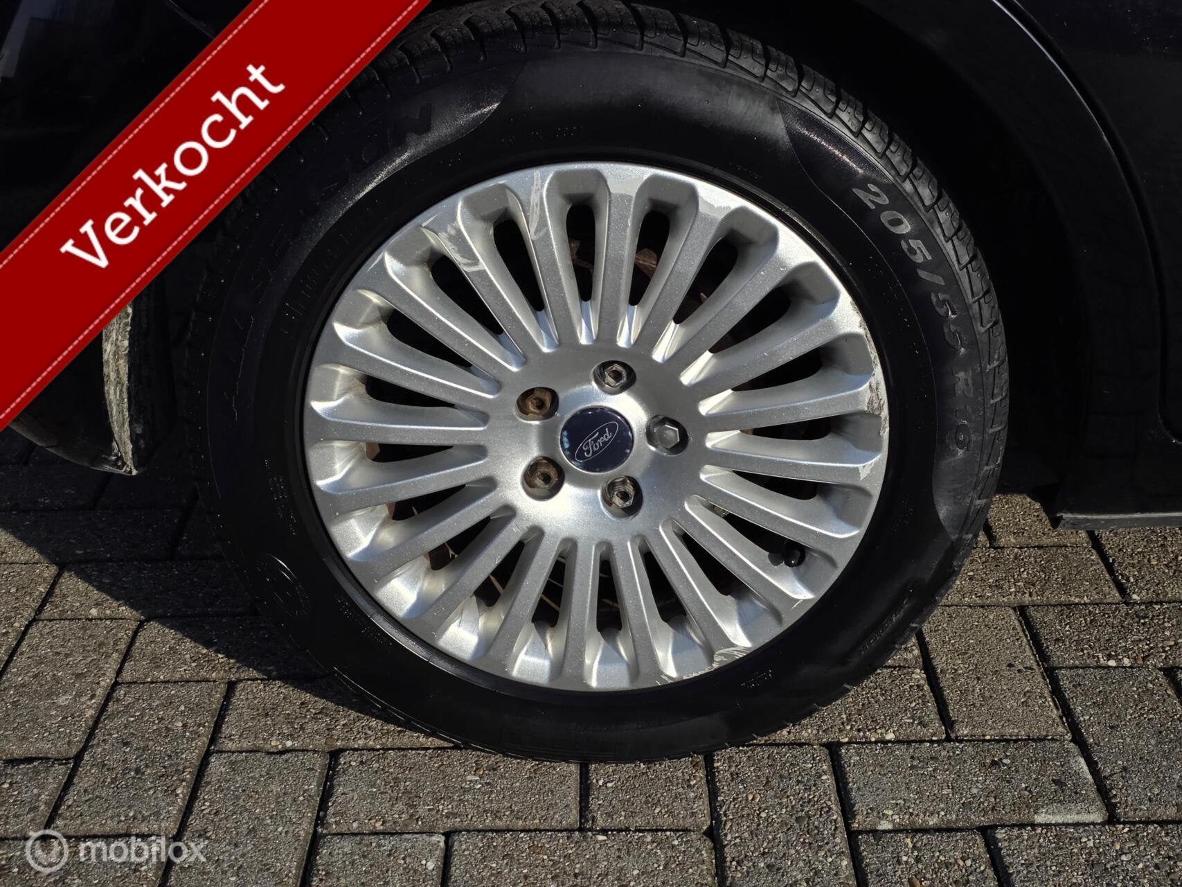 Ford Focus 1.8 Titanium Flexi Fuel TREKHAAK/5DEURS/AIRCO, Auto's, Parkeersensor, 125 pk, Gebruikt, 4 cilinders