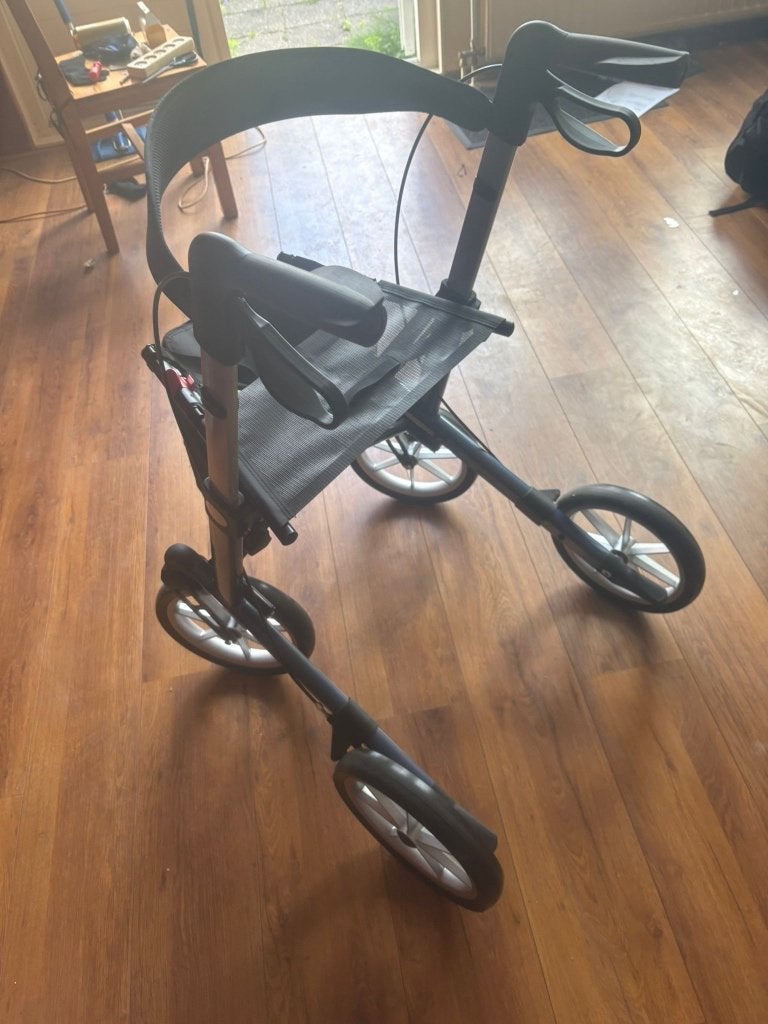 Rollator 2x gebruikt, Ophalen, Opvouwbaar, Zo goed als nieuw