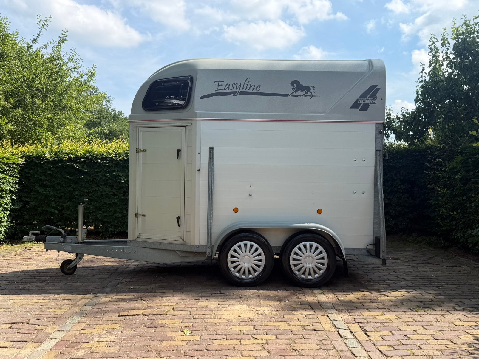 Leuke 1.5 paards vol aluminium henra, lichtgewicht, Dieren en Toebehoren, Paarden en Pony's | Trailers en Aanhangwagens, Ophalen