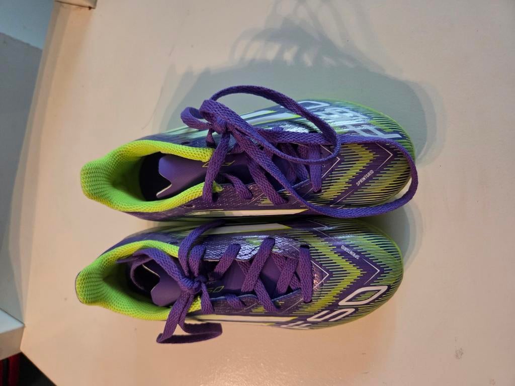 Adidas f50 Voetbalschoenen Maat 29- Paars/Groen, Sport en Fitness, Voetbal, Maat XS of kleiner, Ophalen of Verzenden, Zo goed als nieuw