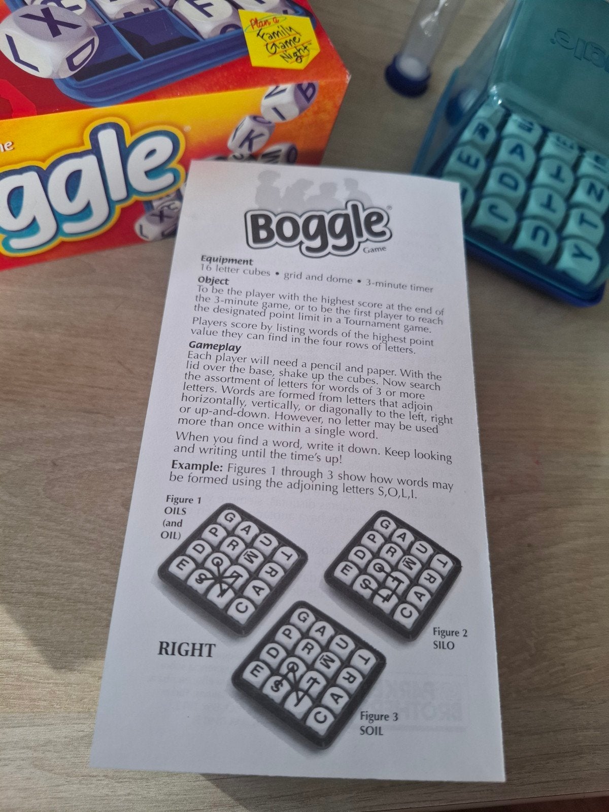 Boggle: Het 3-minuten woordzoekspel, Parker Brothers, Ophalen of Verzenden, Zo goed als nieuw, Vijf spelers of meer