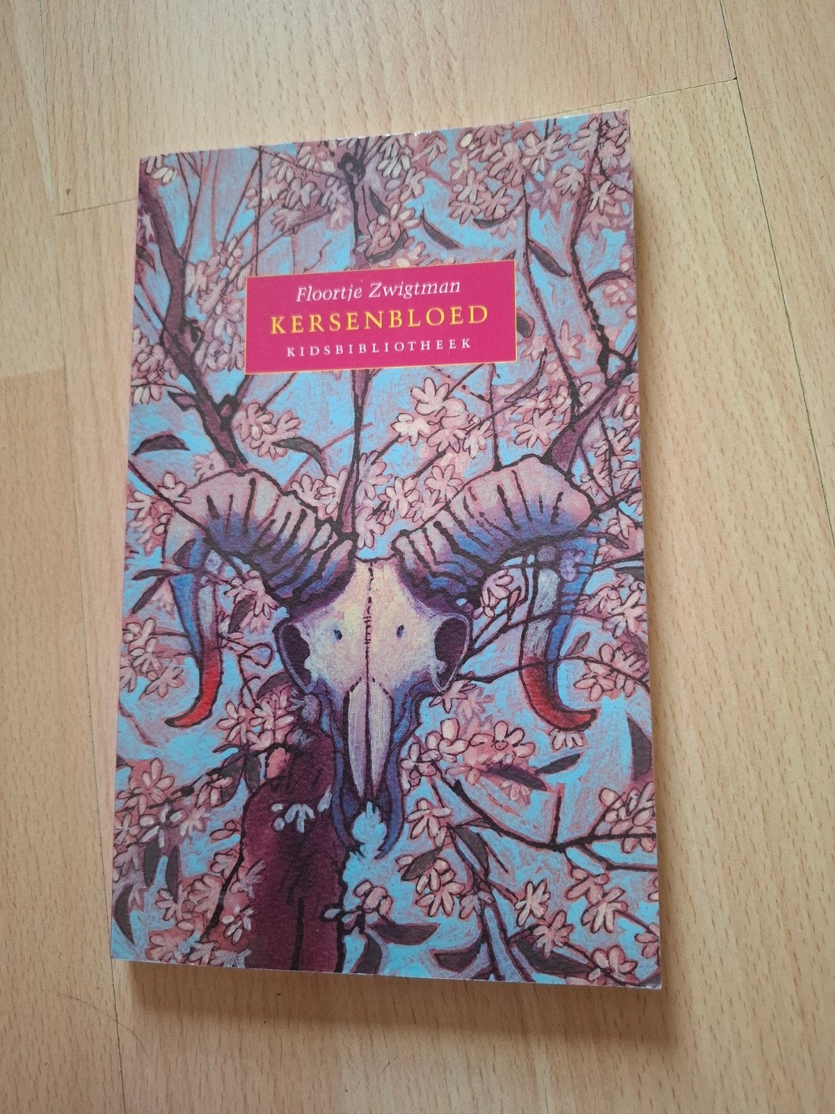 Floortje Zwigtman kersenbloed, Boeken, Ophalen of Verzenden, Zo goed als nieuw