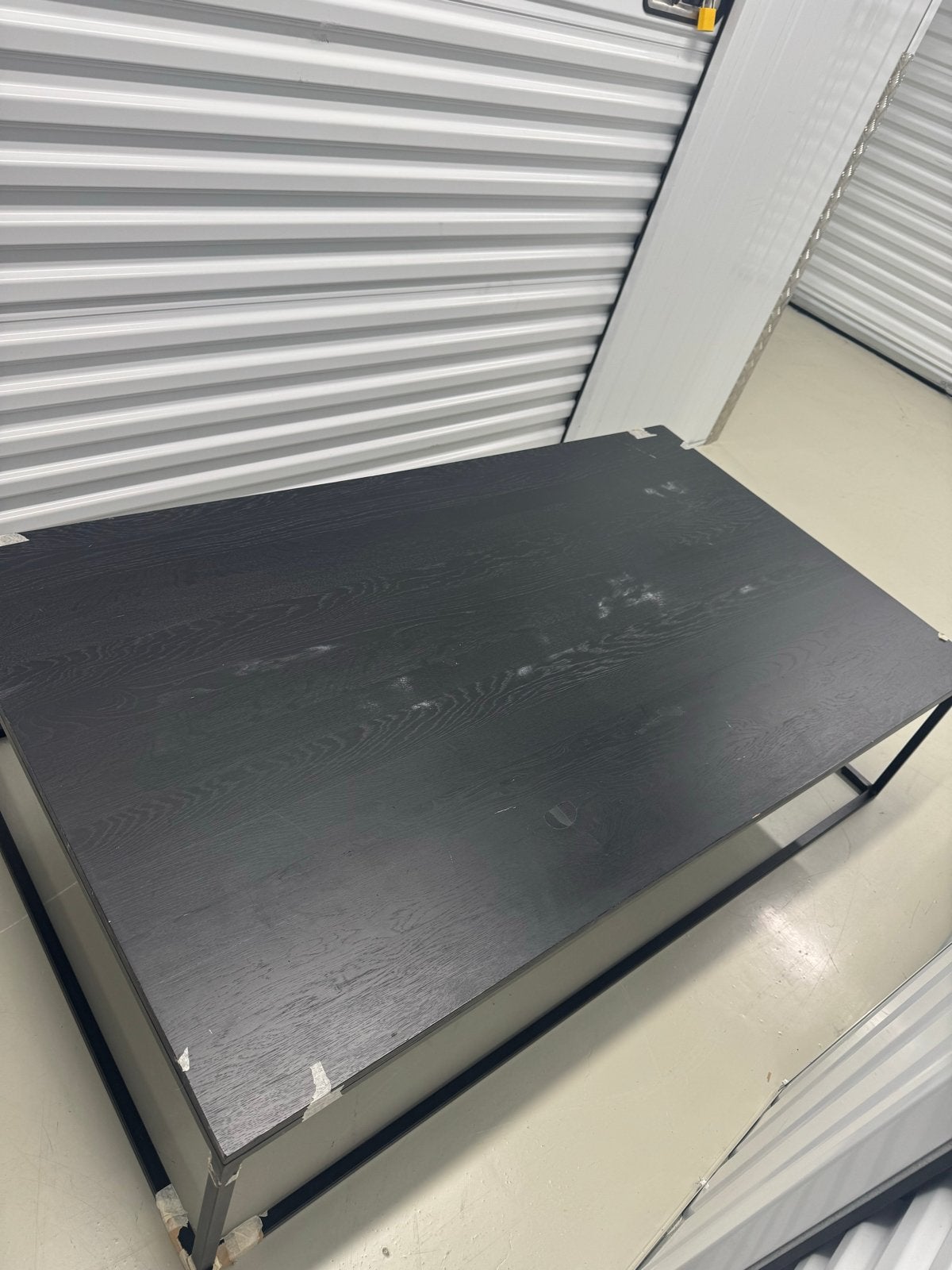 Zwarte salontafel - Eenvoudig en stijlvol, Huis en Inrichting, Ophalen, Gebruikt, 100 tot 150 cm, 50 tot 100 cm