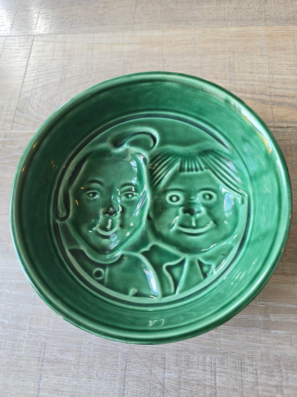Antieke 1930S groene keramieken puddingvorm Max & Moritz €29, Antiek en Kunst, Antiek | Keramiek en Aardewerk, Ophalen of Verzenden