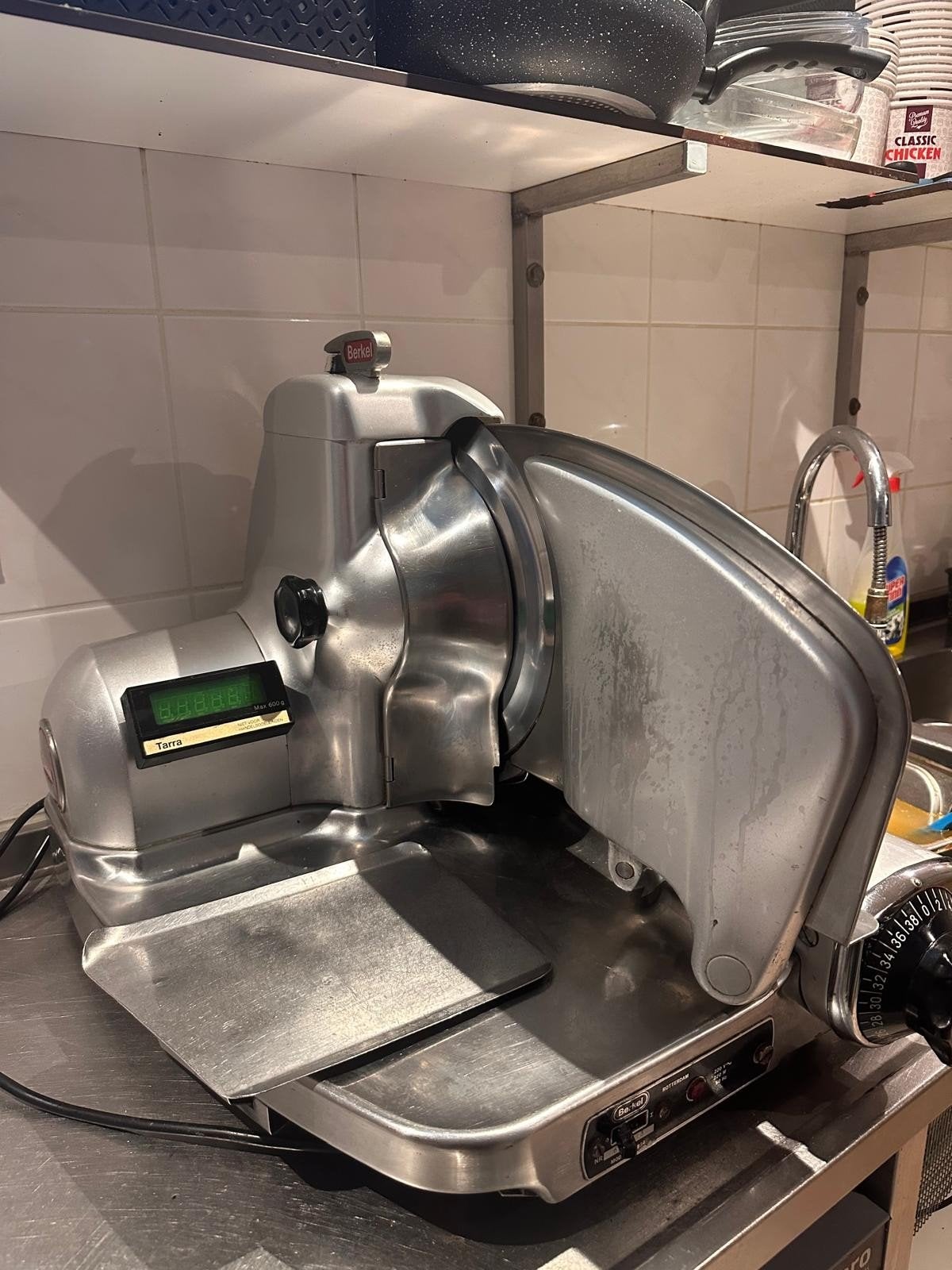 Berkel snijmachine model 834 - mist 1 dopje, Ophalen, Bakkerij en Slagerij